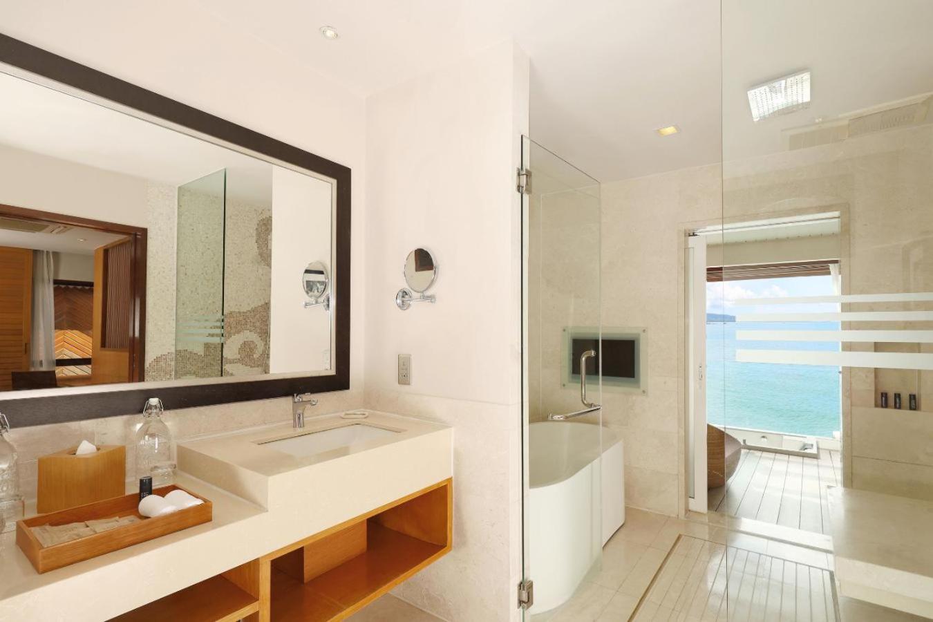Premier Suite on Water - Photo 10