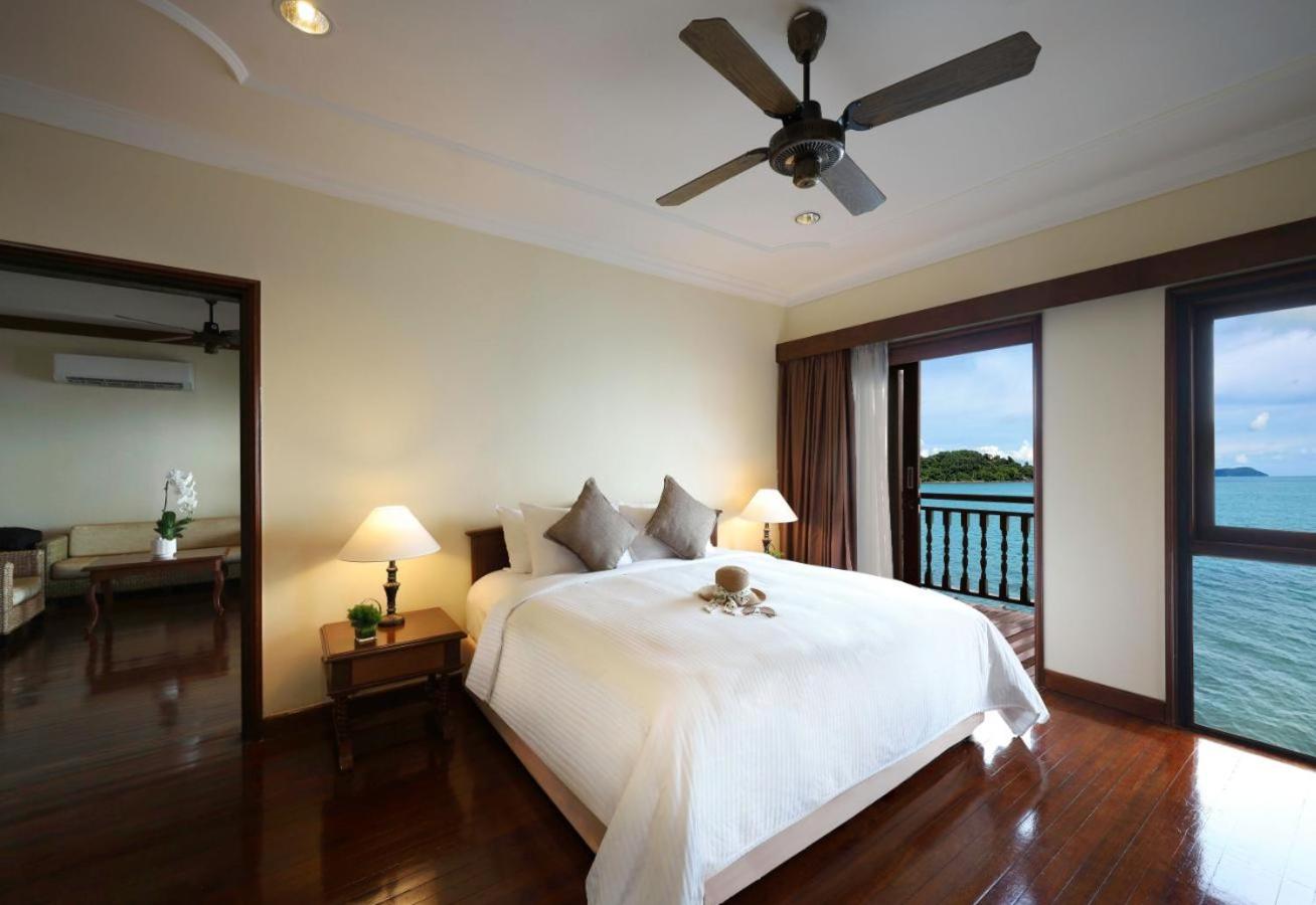 One Bedroom Suite on Water - Photo 7