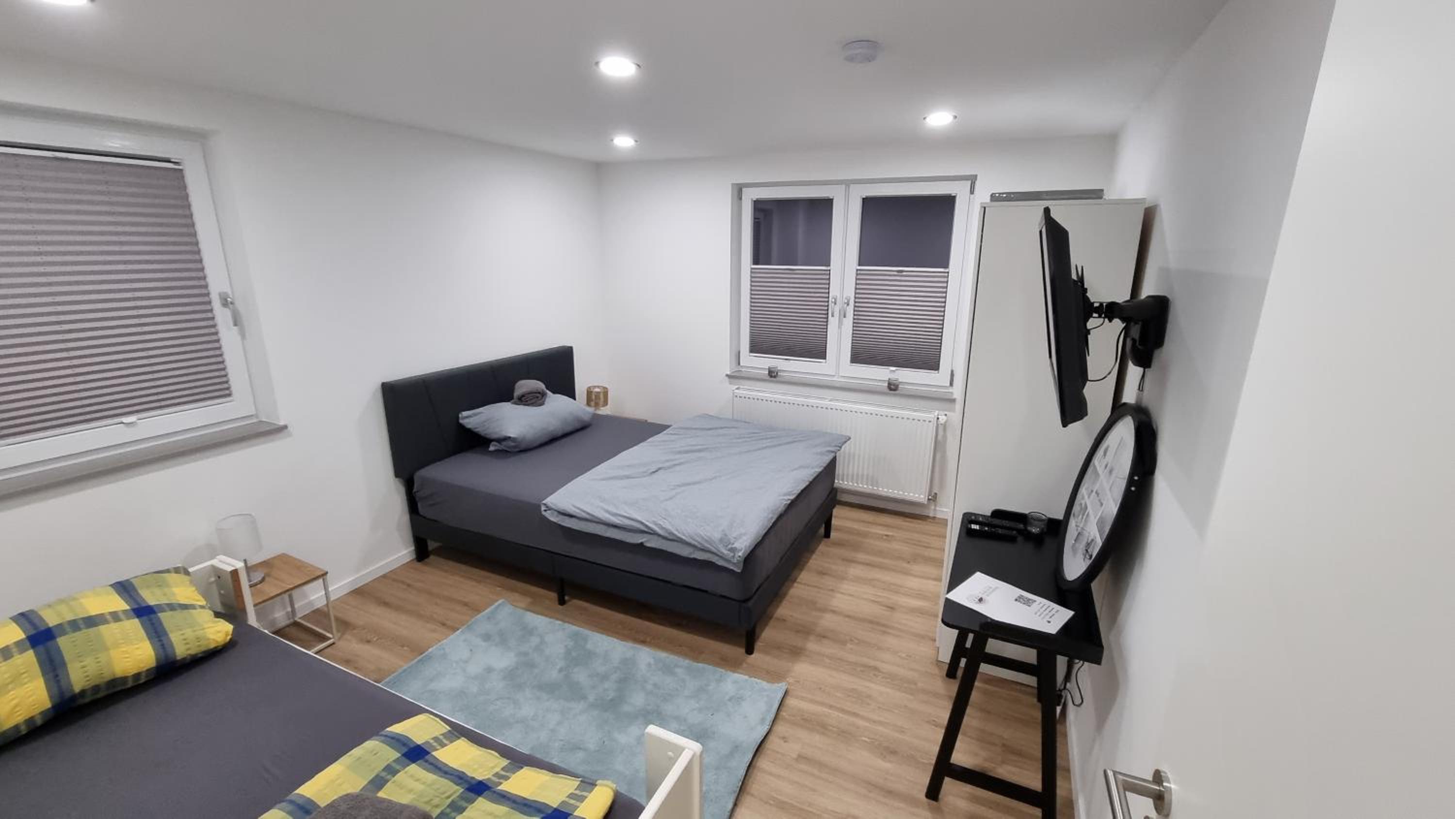 Basic Triple Room With Shared Bathroom photo 3