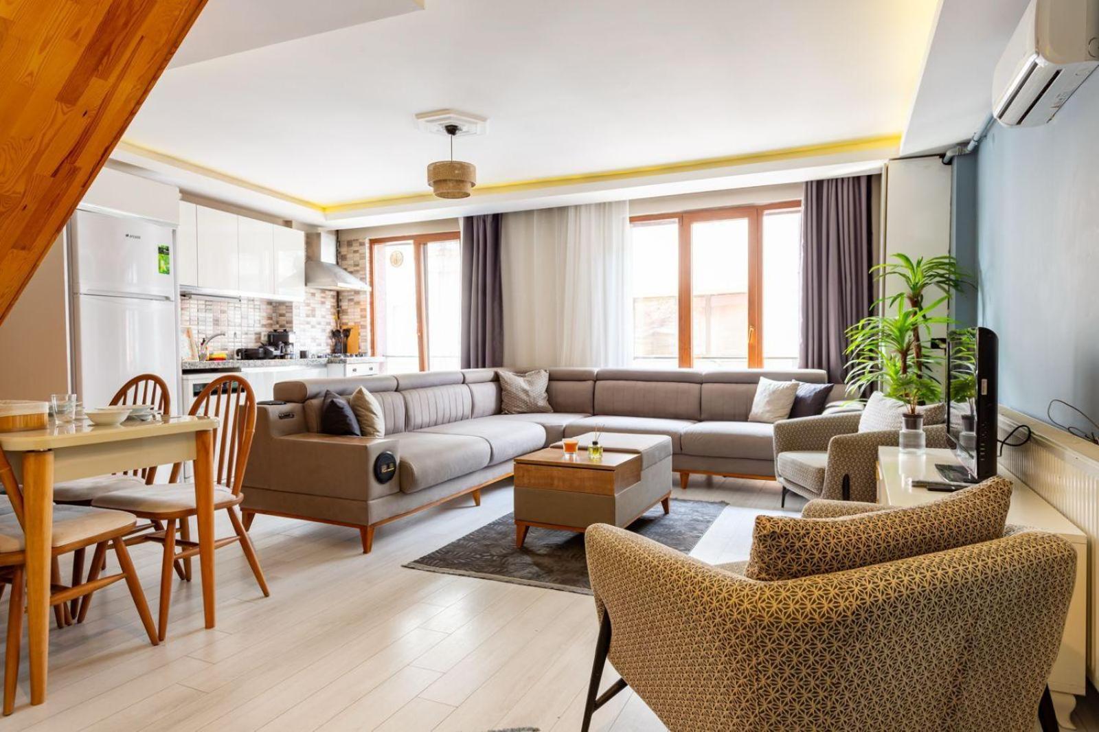 Two-Bedroom Deluxe Apartment With Balcony photo 1