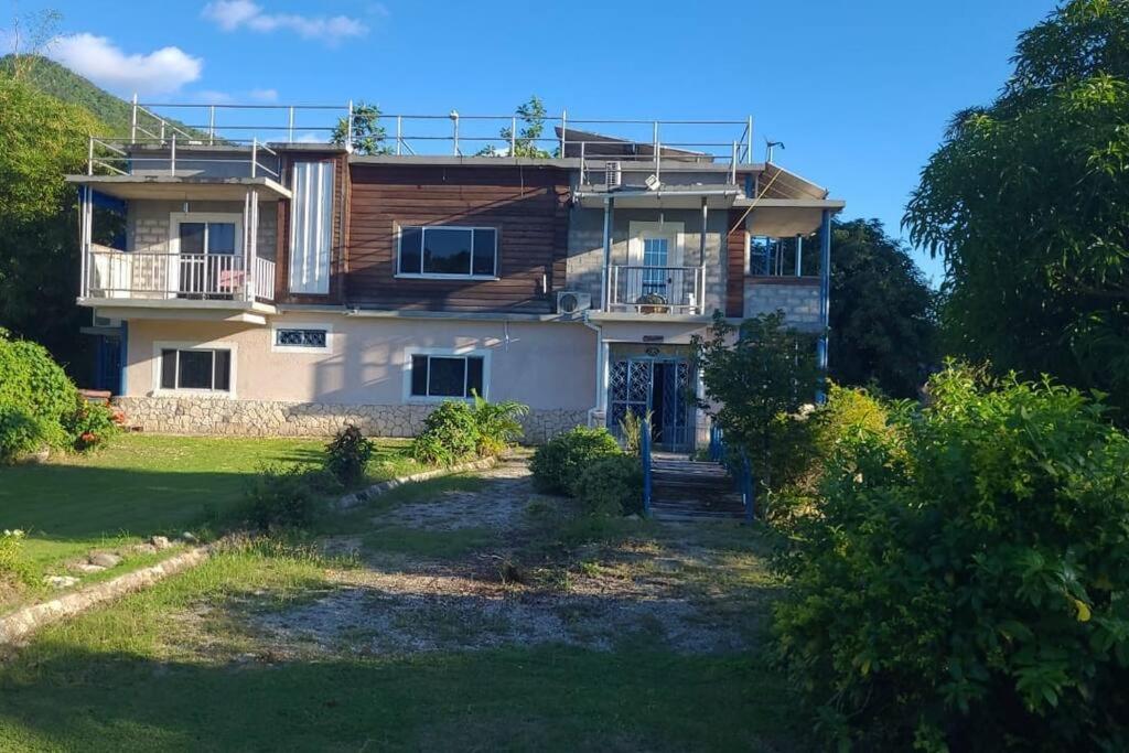 Villa photo 2