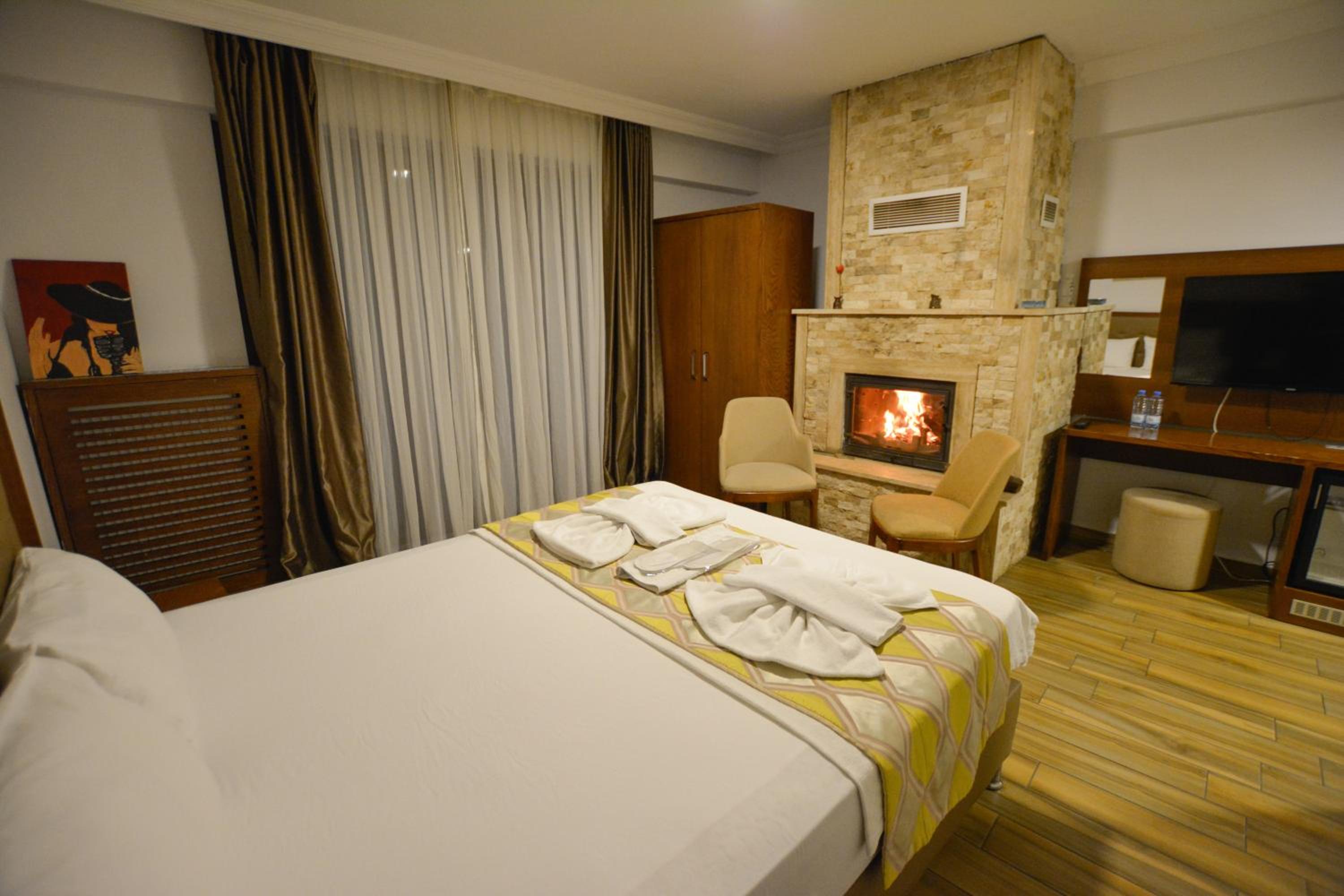 Double Room with Lake View photo 2