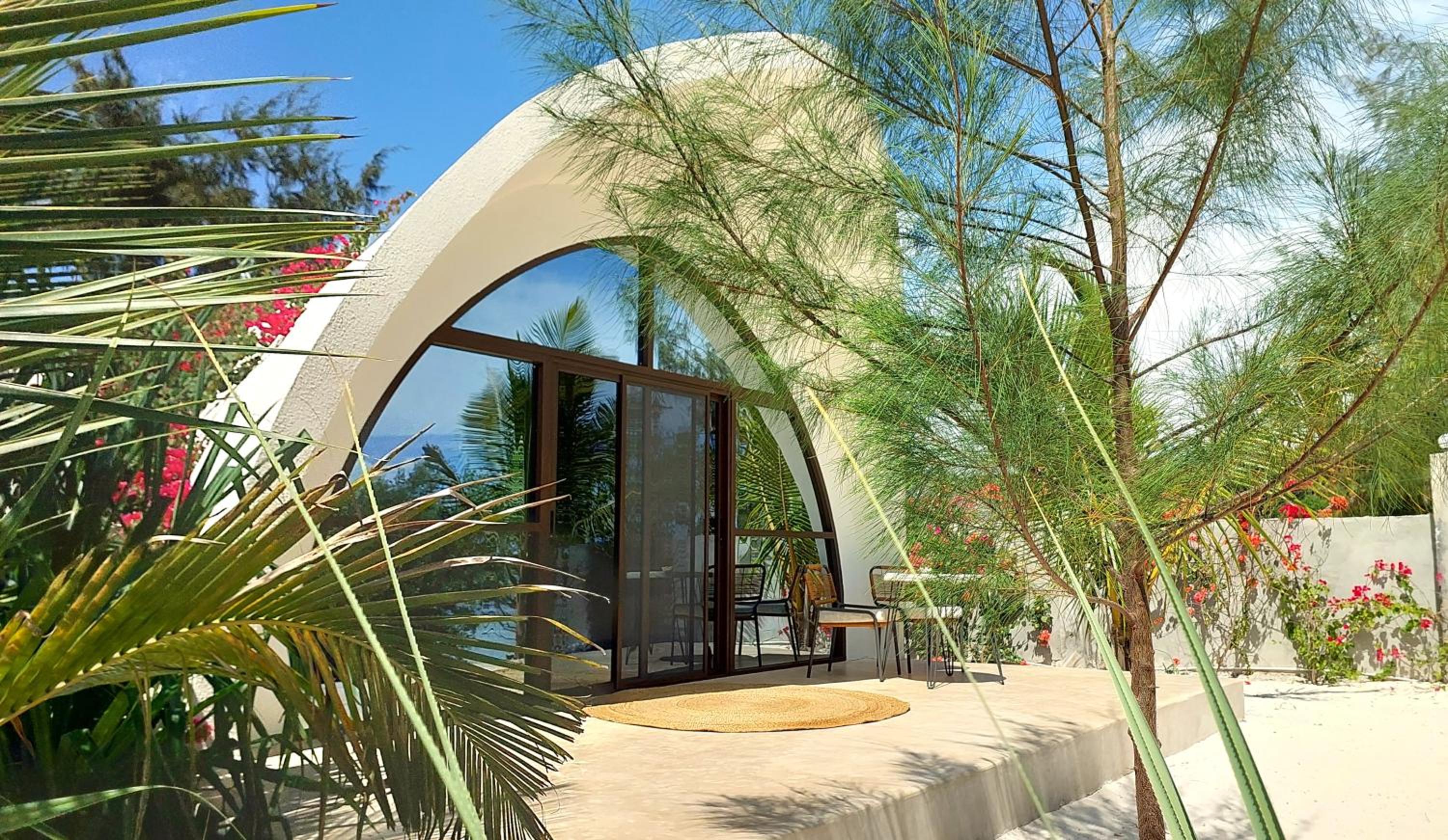 Beachfront Bungalow photo 1