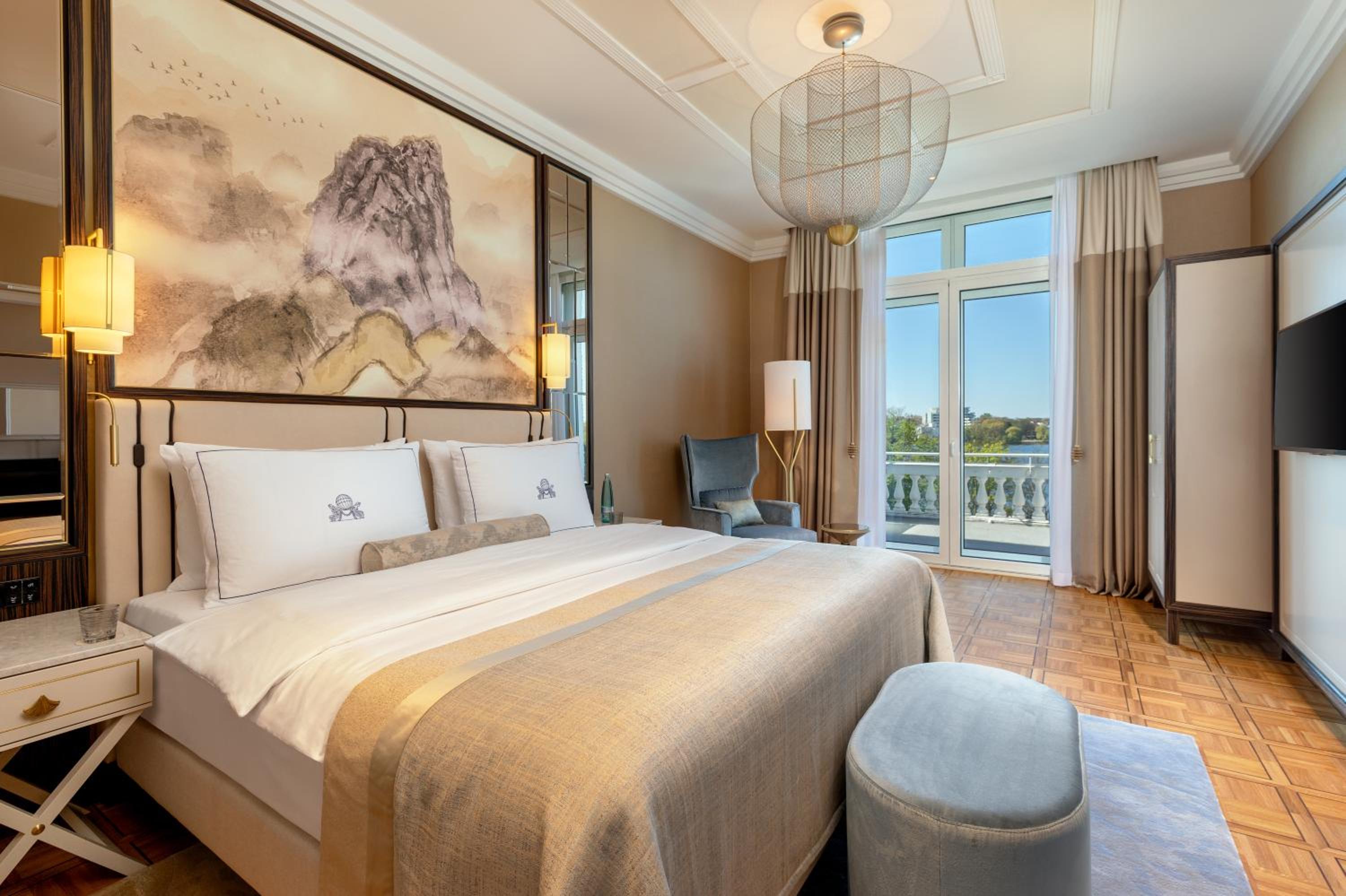 One-Bedroom King Suite with Balcony and Lake View