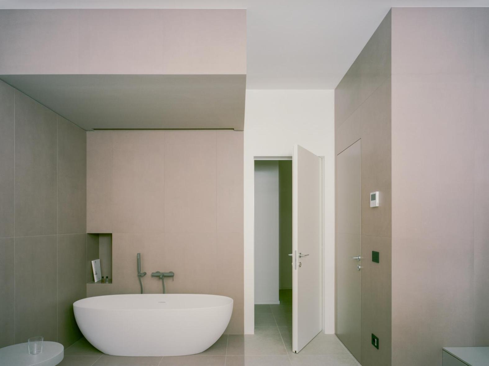 Large Double Room photo 3
