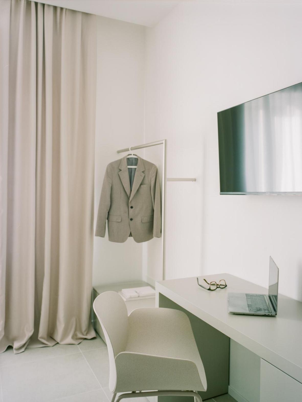 Large Double Room photo 2
