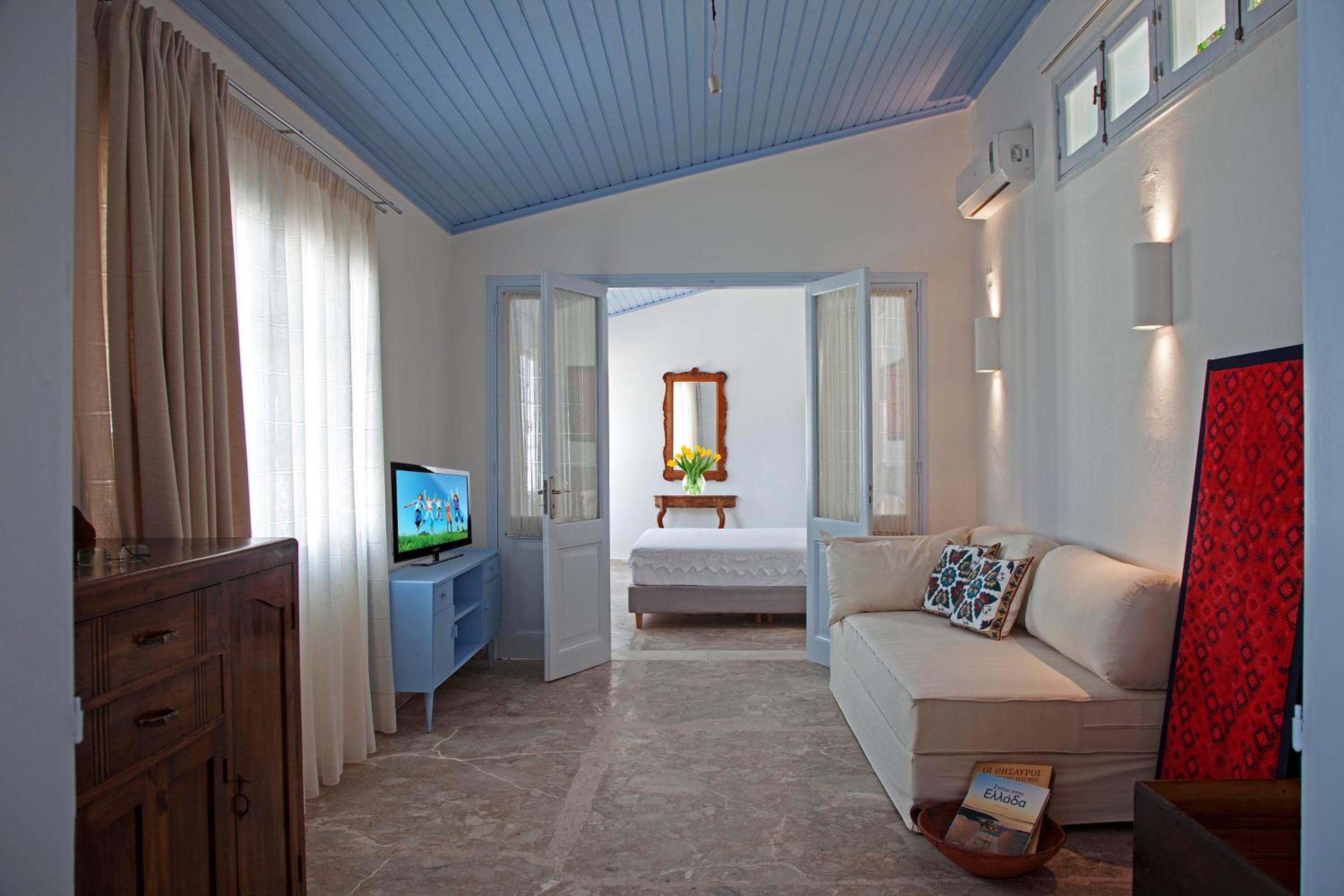 Villa photo 2