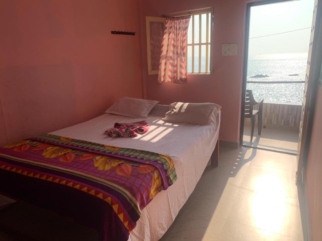 Deluxe Double or Twin Room with Sea View photo 3