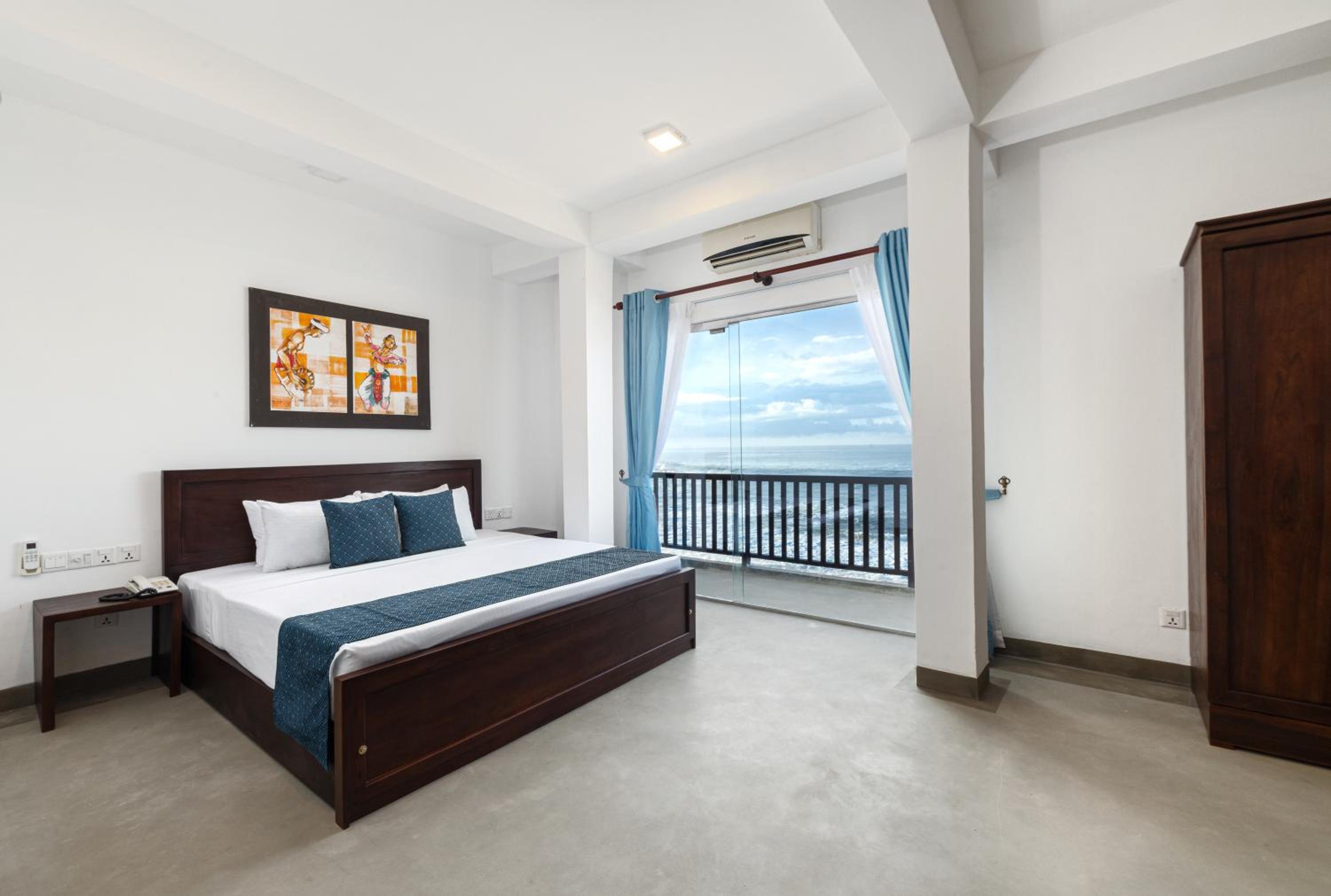 Deluxe Double Room With Balcony And Sea View