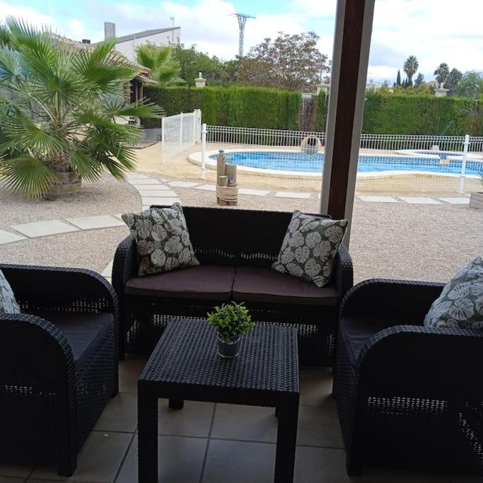 Six-Bedroom House photo 2