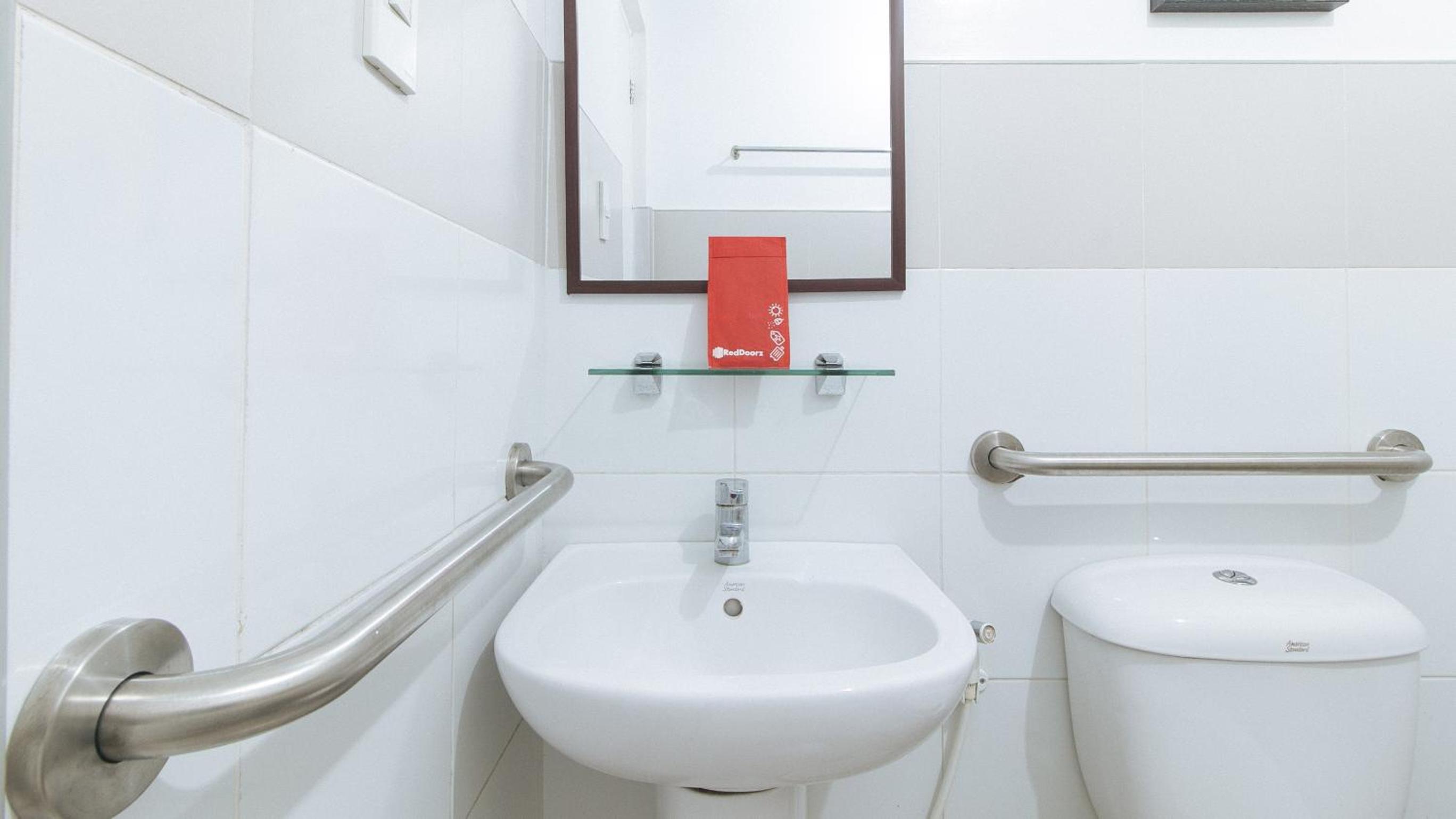 Standard Double Room - Photo 14