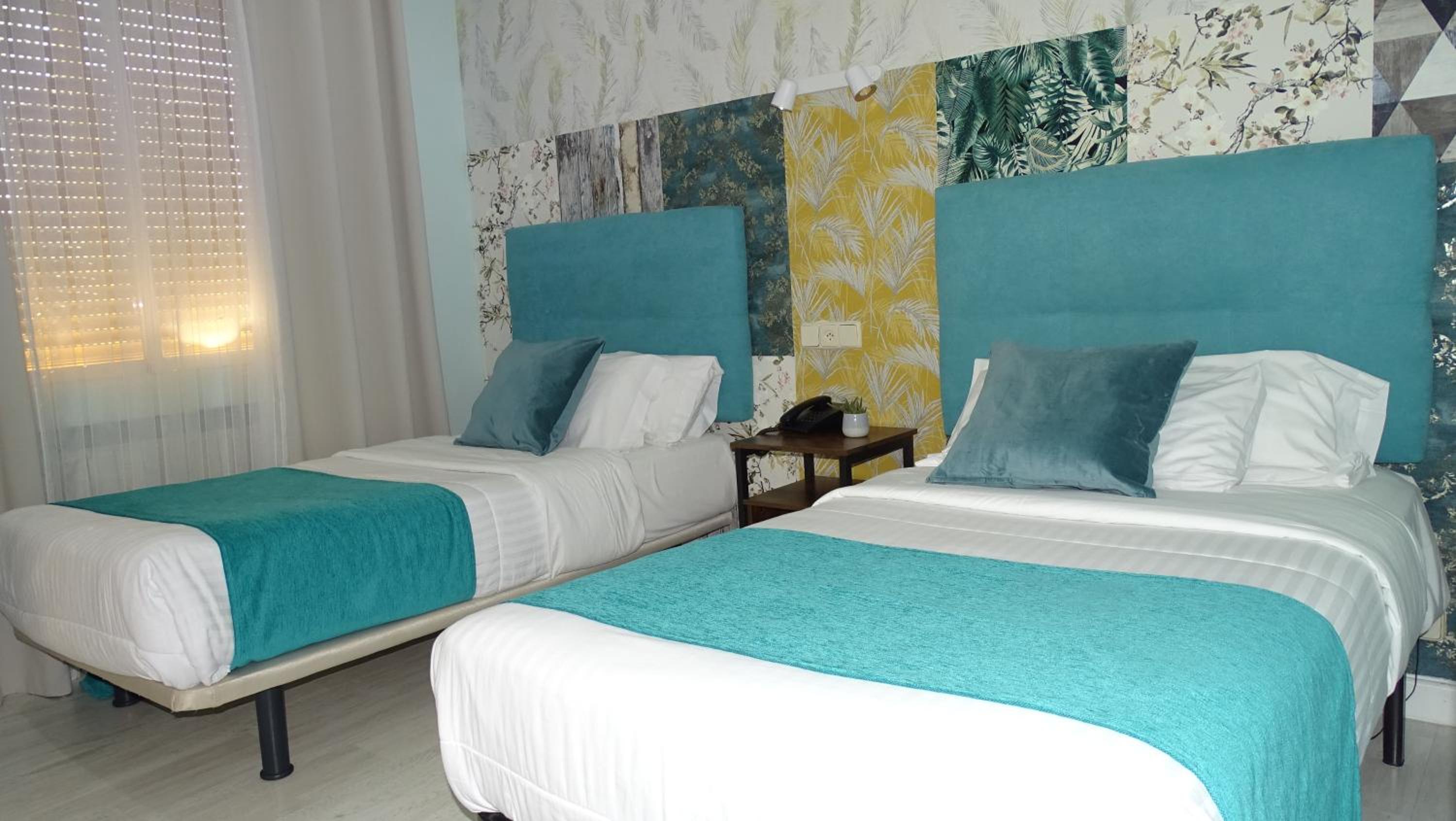 Standard Twin Room - Photo 17