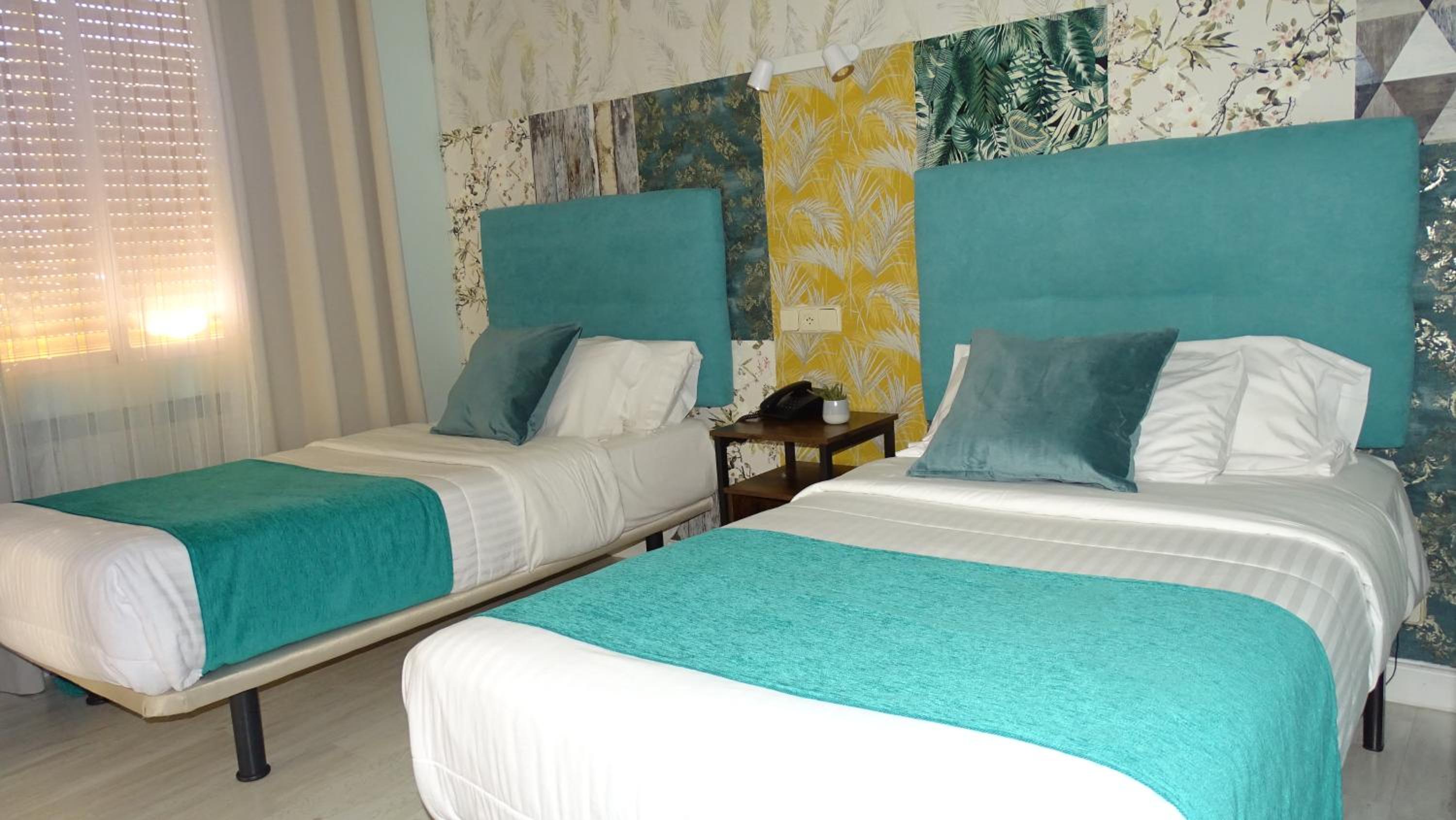 Standard Twin Room - Photo 5