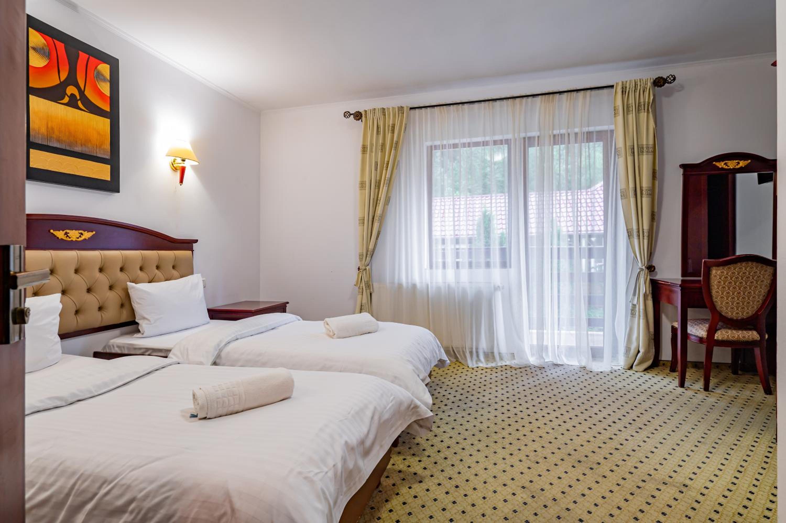 Twin Room - Photo 1
