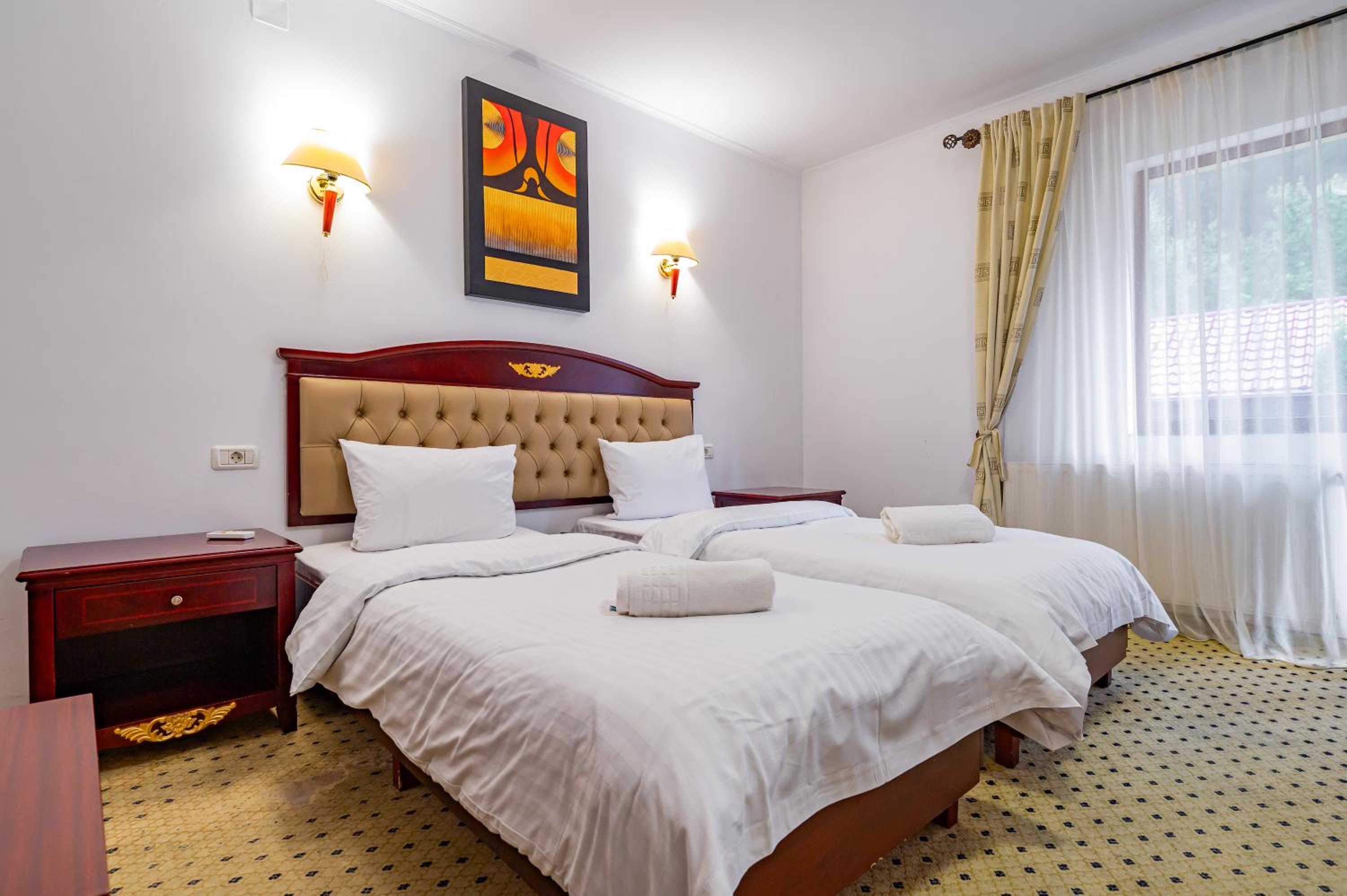 Twin Room - Photo 2