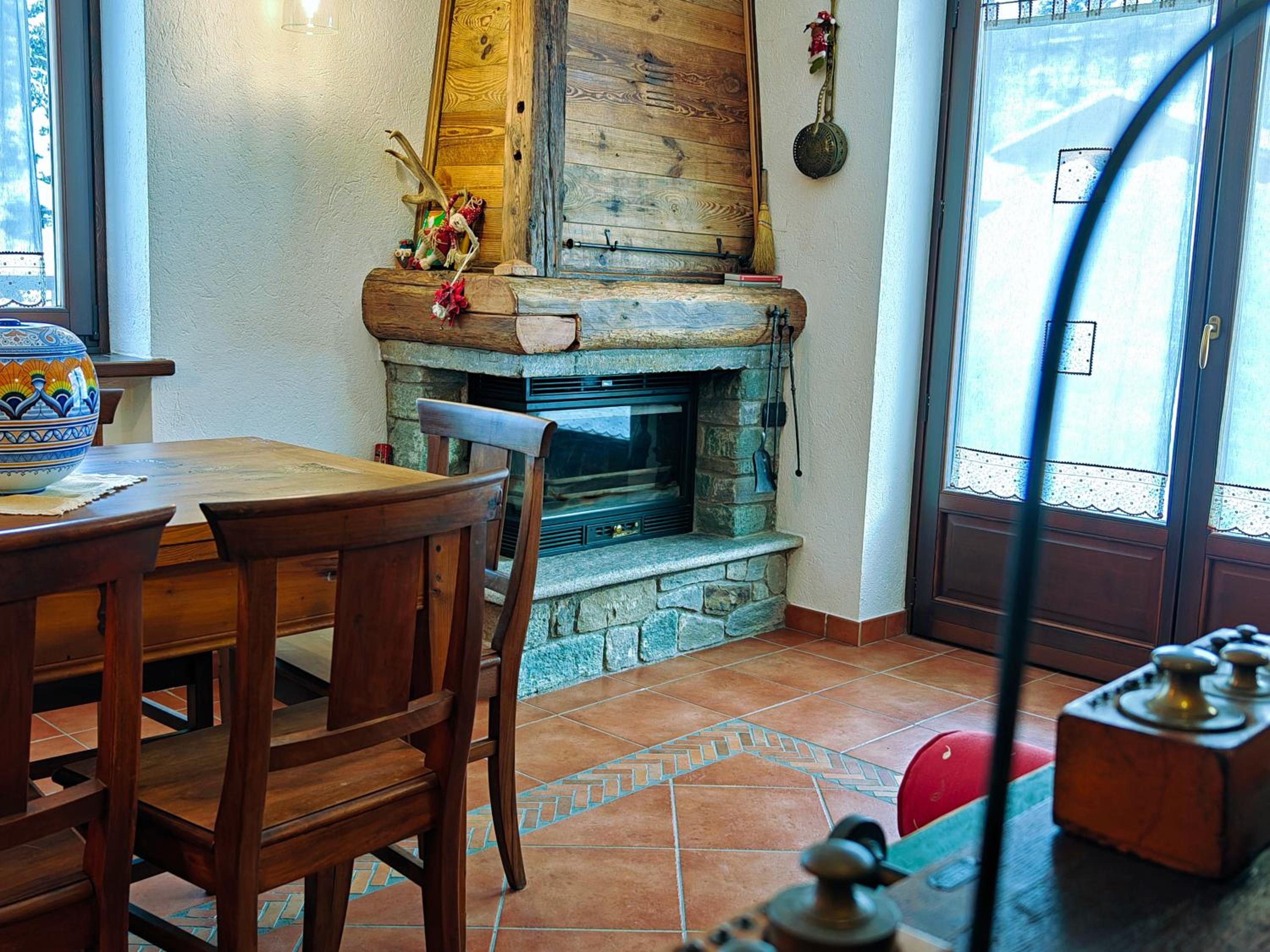 Two-Bedroom Apartment - Photo 11