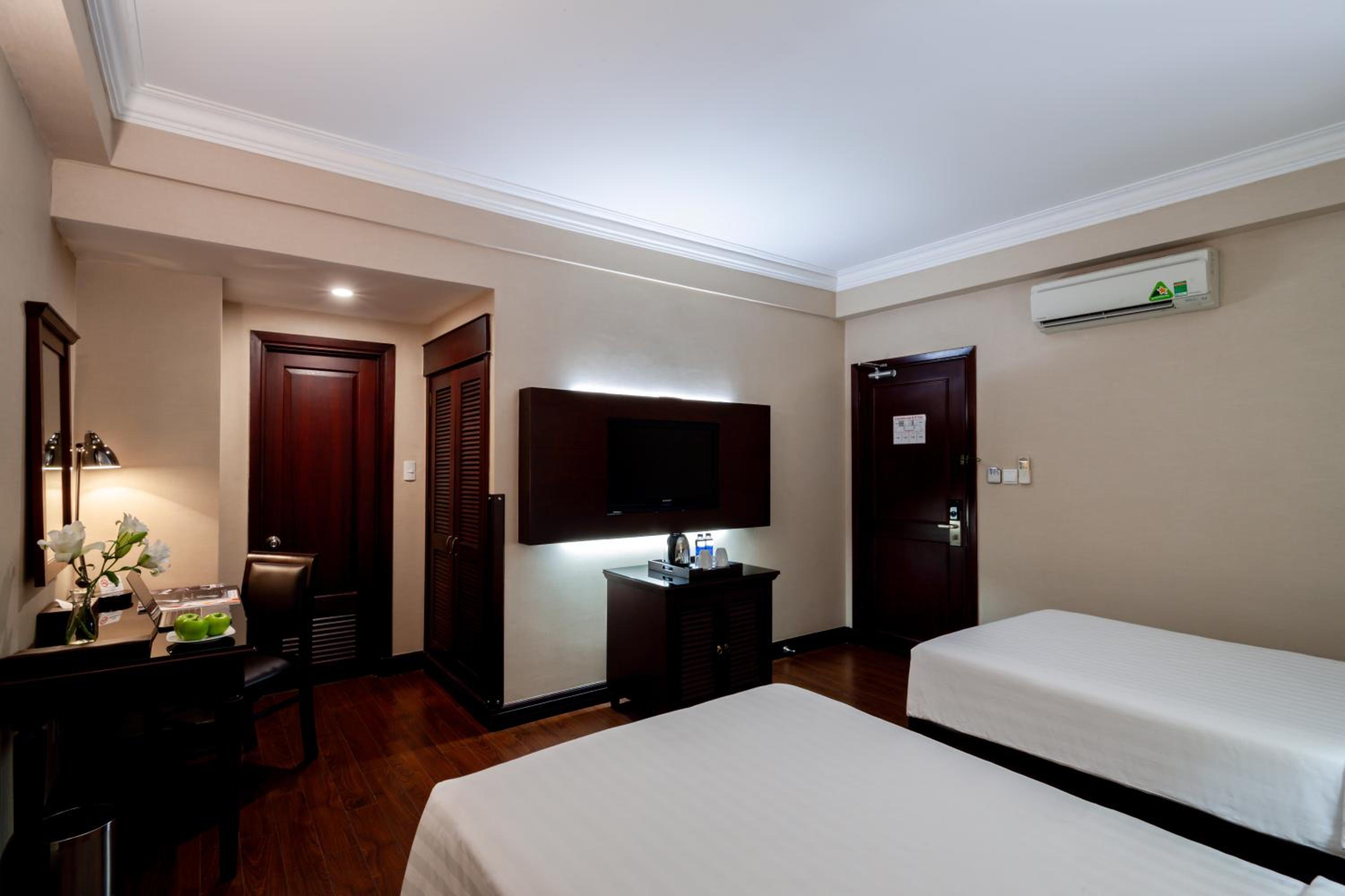 Deluxe Twin Room photo 3