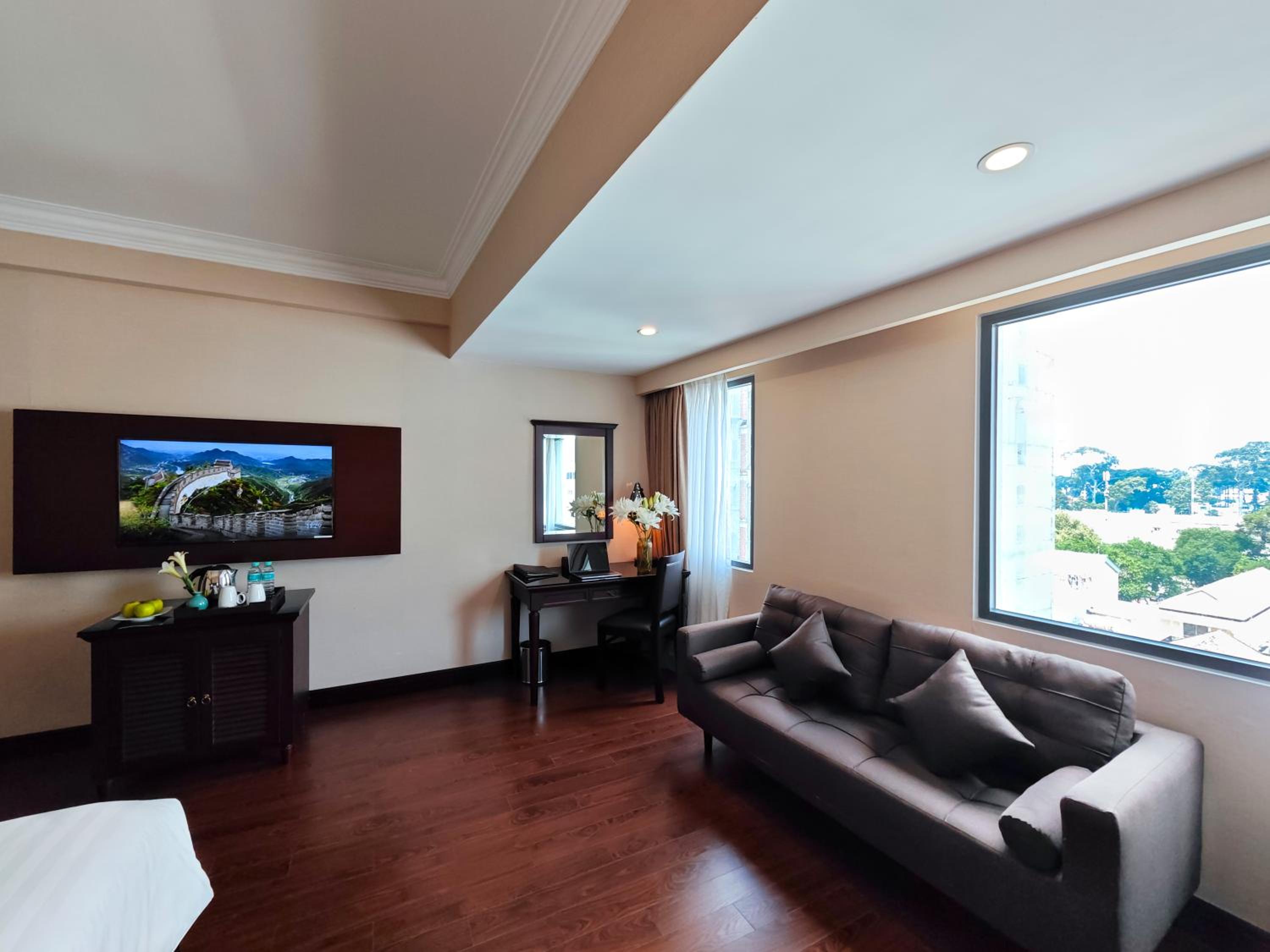 Executive City View photo 2
