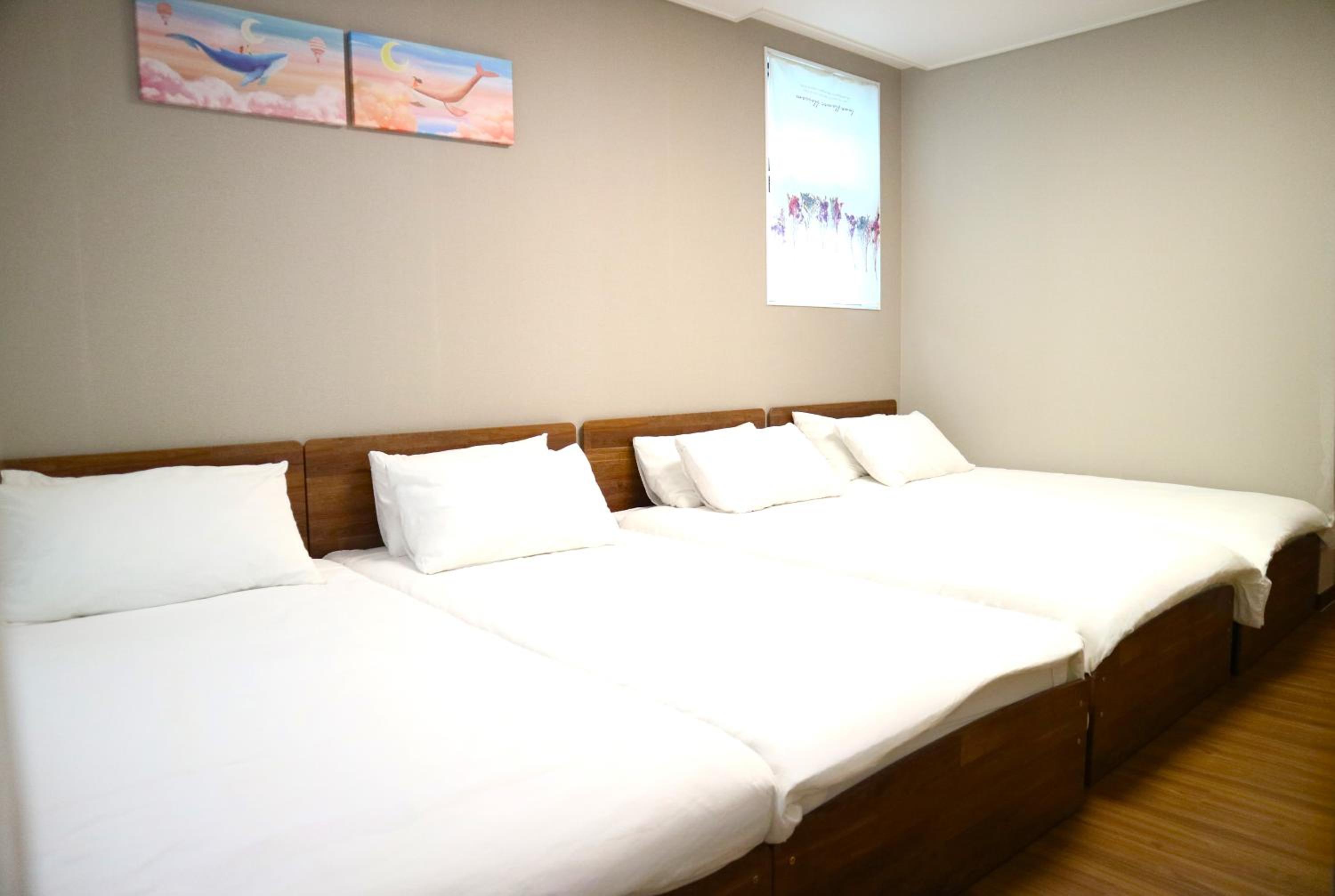 Deluxe Family Room - Photo 4