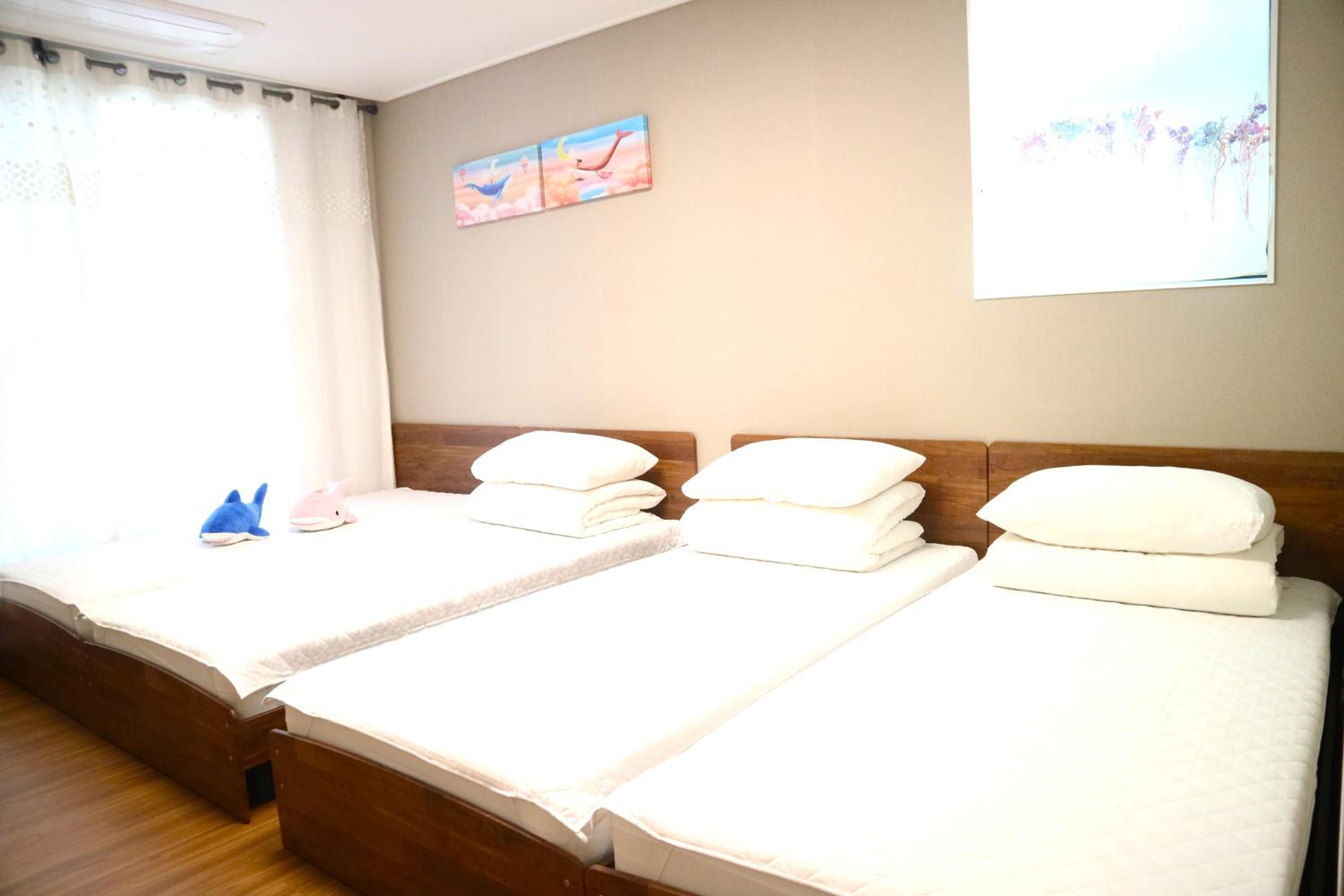 Triple Room with Private Bathroom - Photo 19