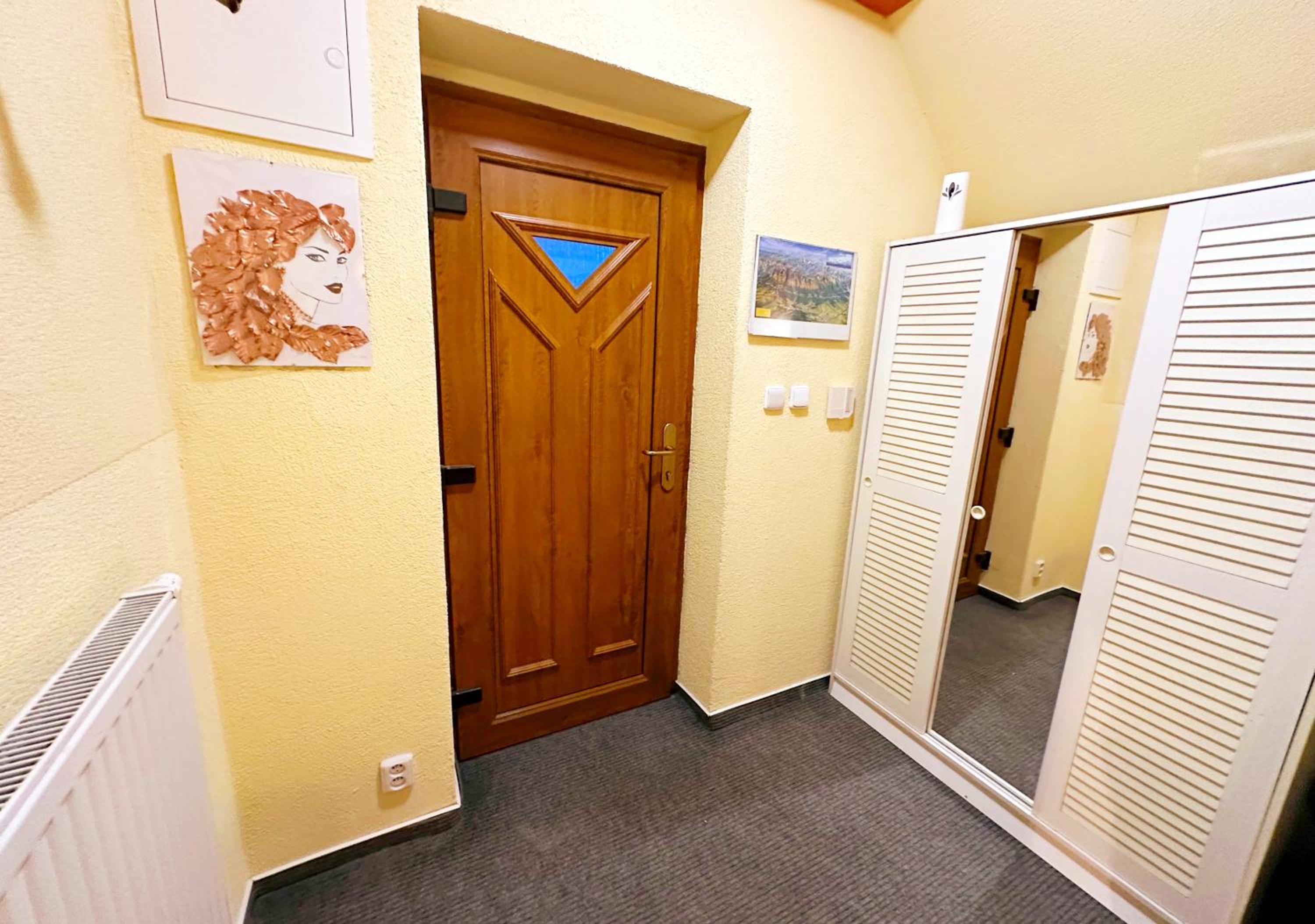 Studio Apartment photo 3