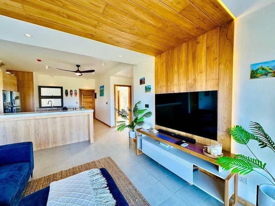 Three-Bedroom Apartment With Balcony photo 1
