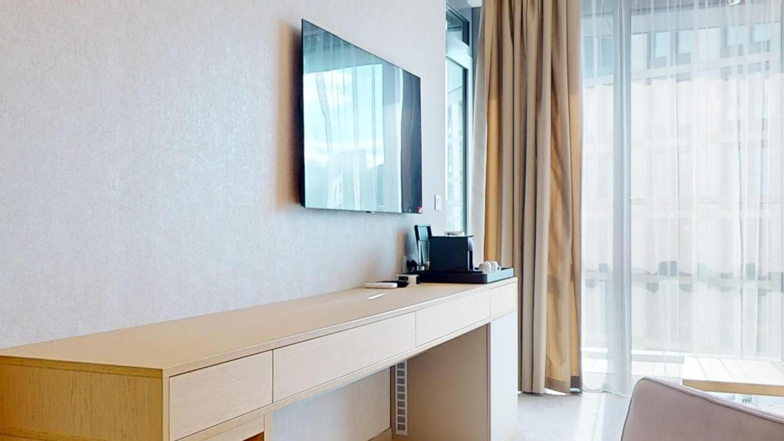 One-Bedroom Apartment with River View - Photo 4
