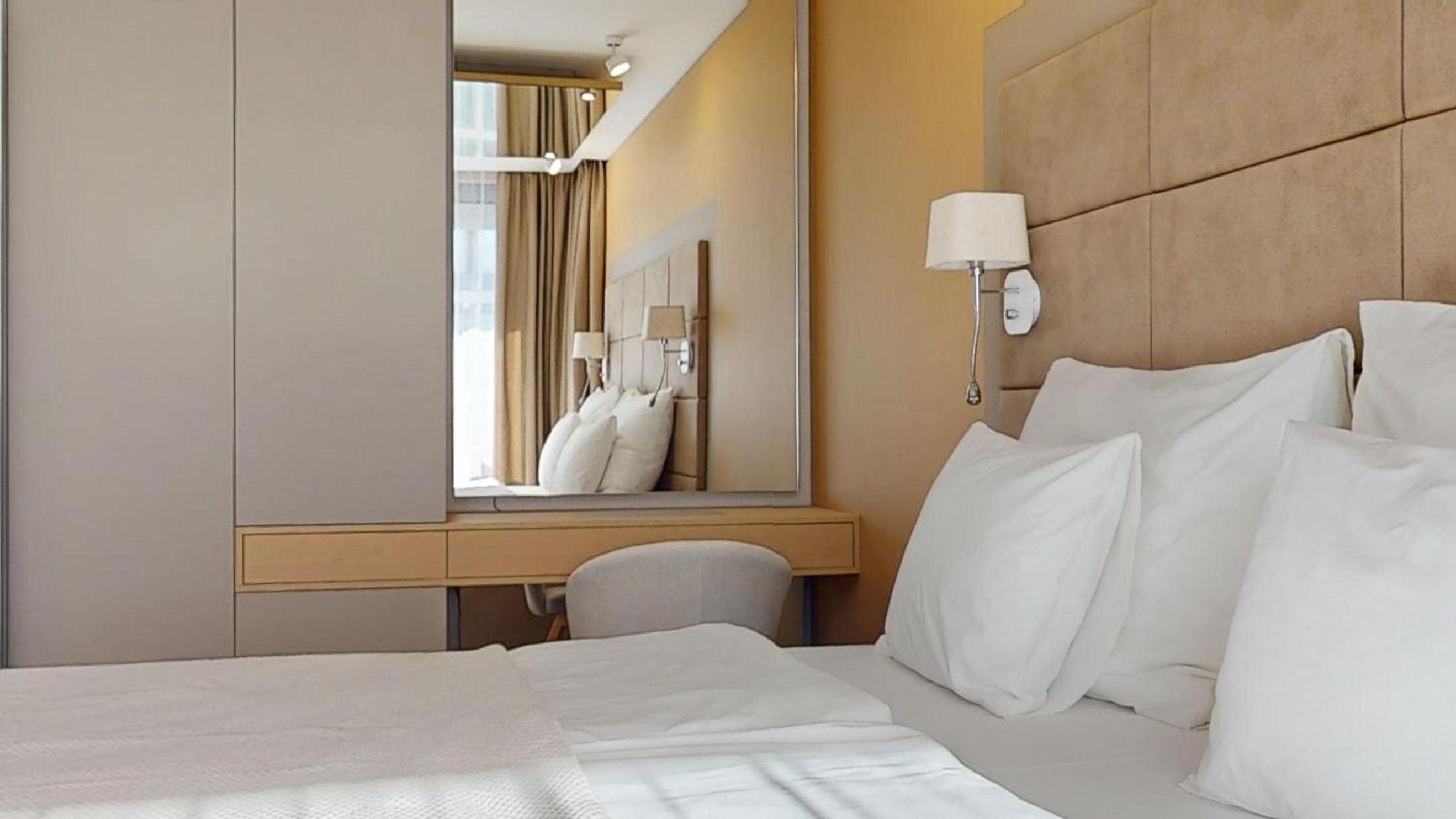 One-Bedroom Apartment with River View - Photo 9