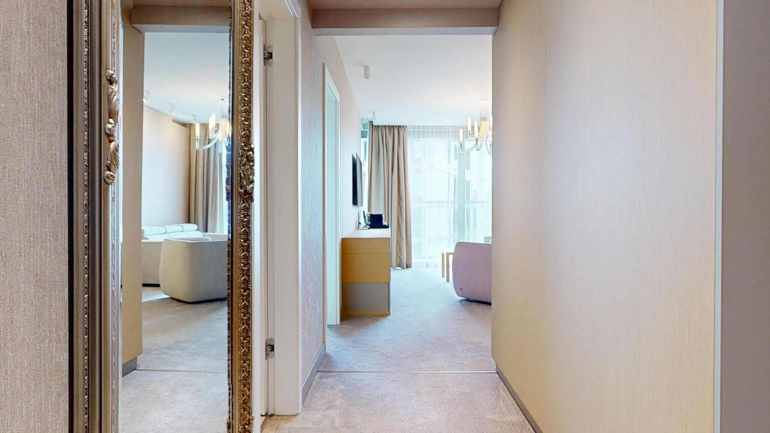 One-Bedroom Apartment with River View - Photo 12