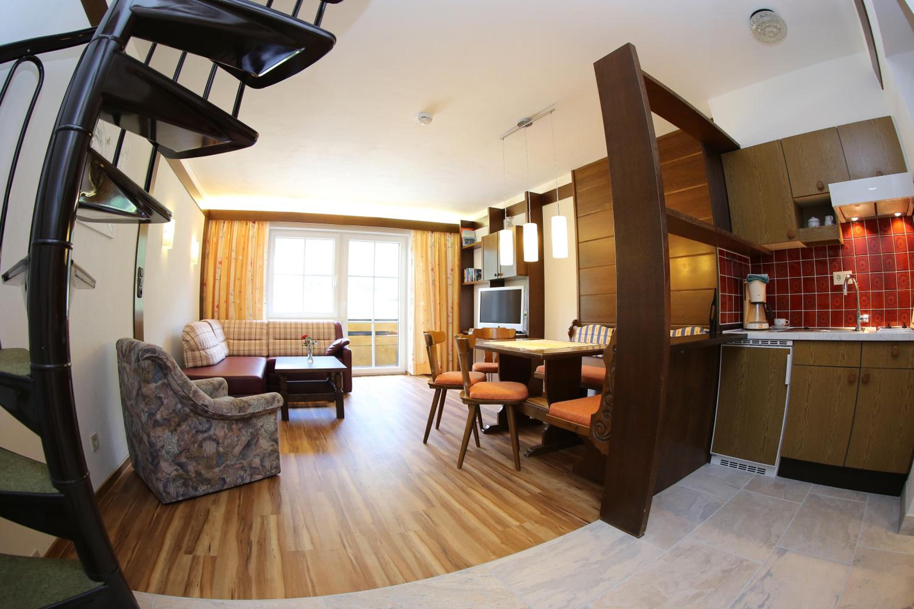 One-Bedroom Apartment photo 1