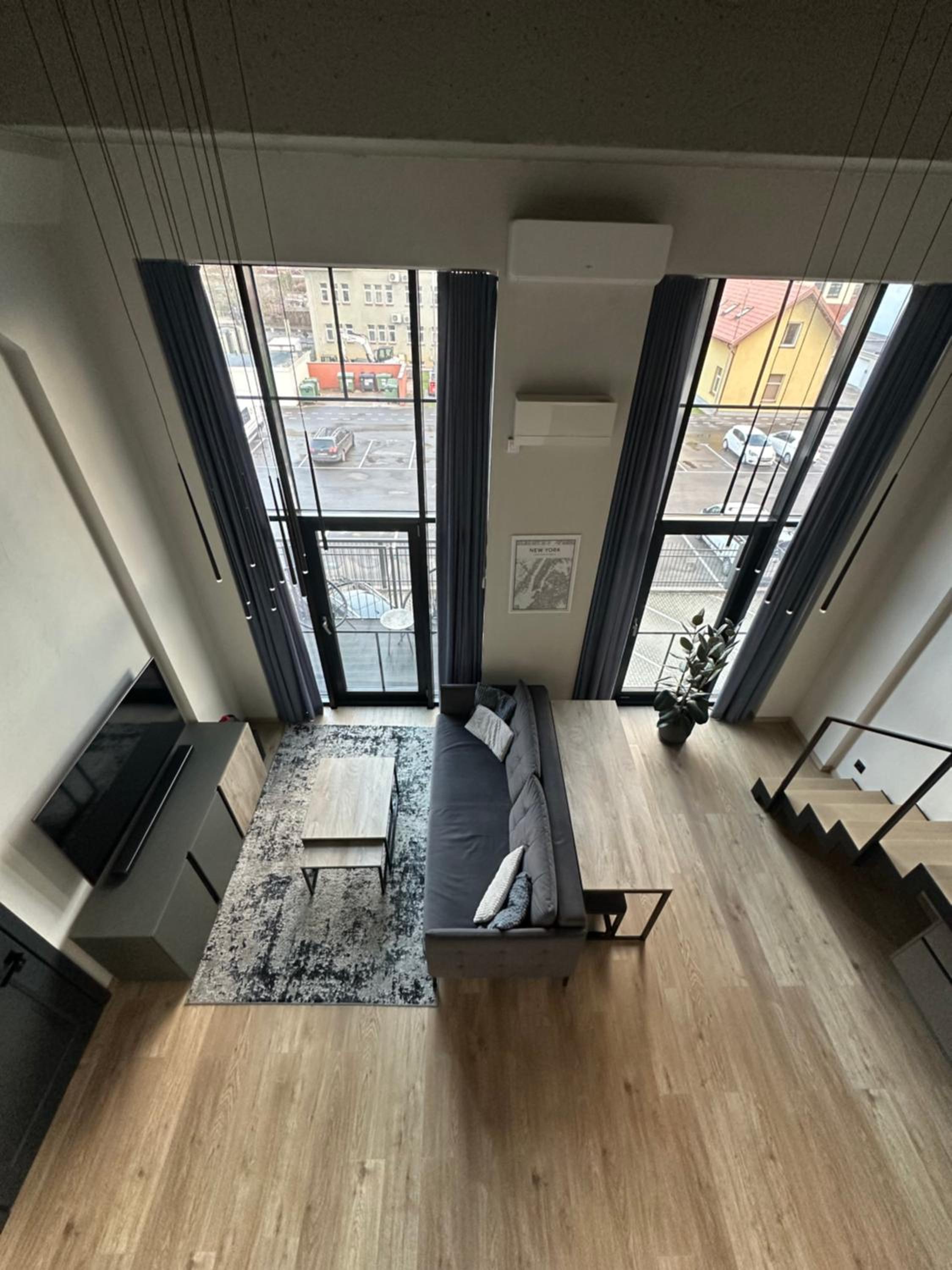 One-Bedroom Apartment photo 1