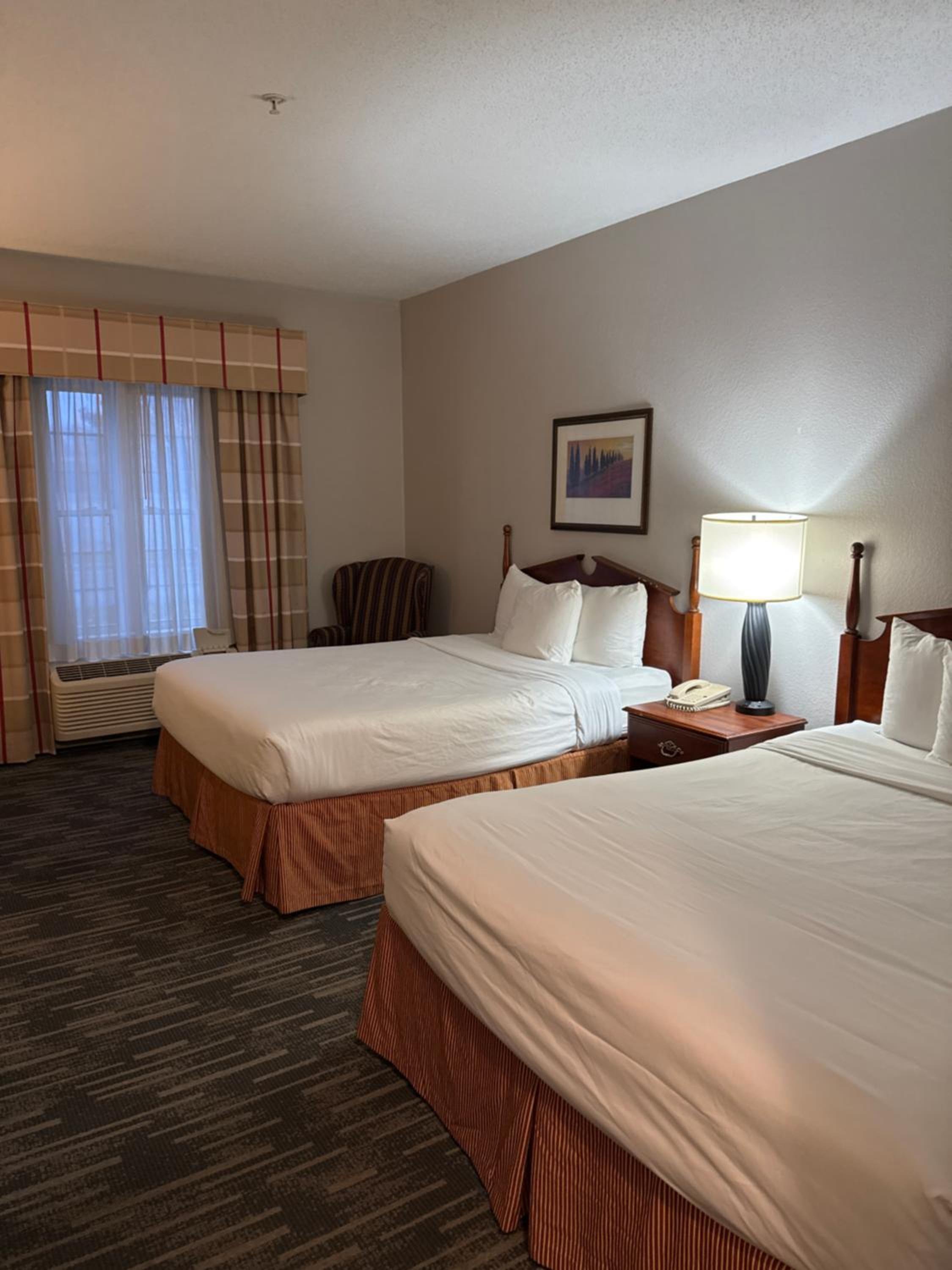 Queen Room with Two Queen Beds - Non-Smoking - Photo 1