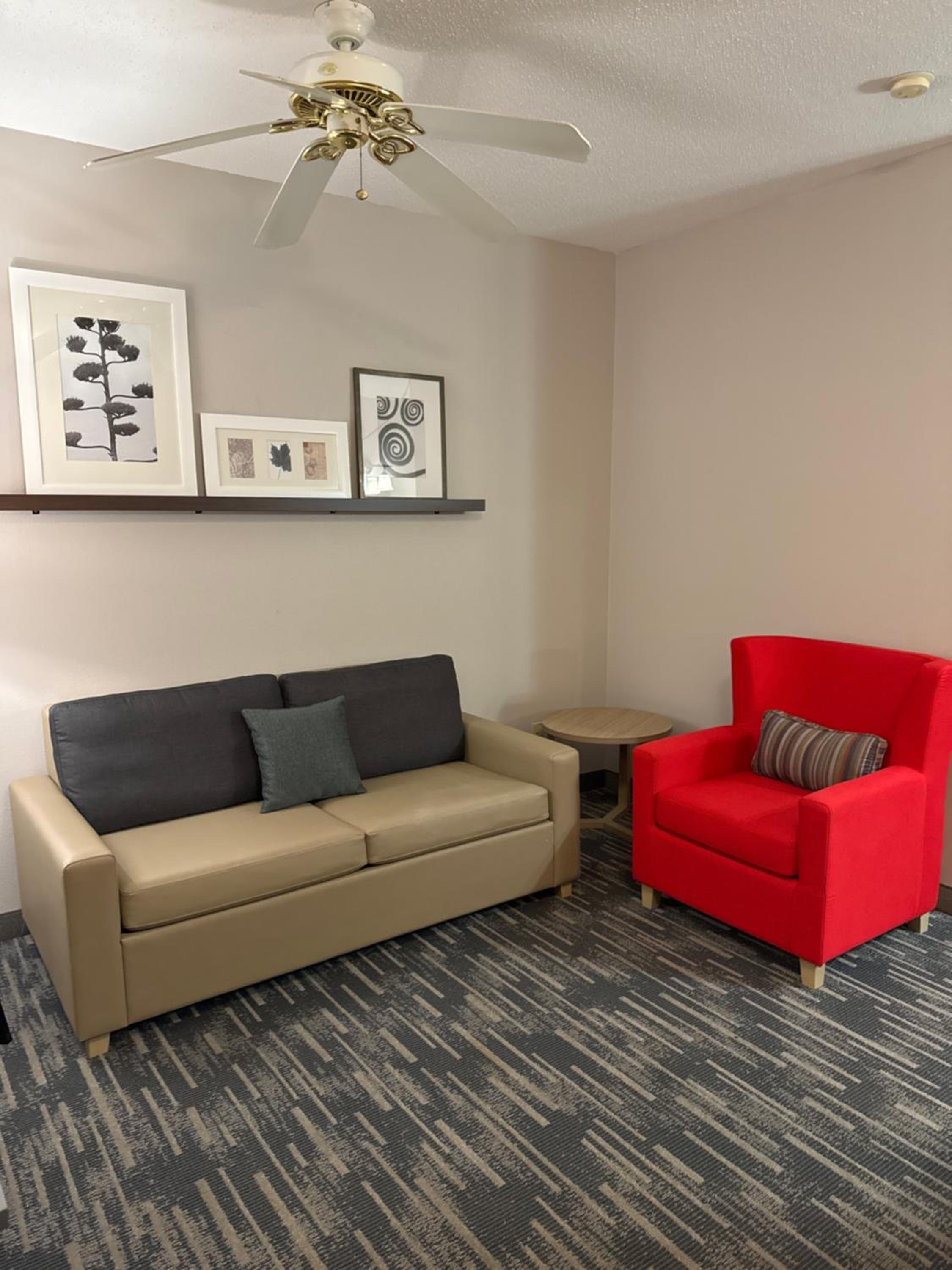 King Suite - Non-Smoking	 - Photo 5