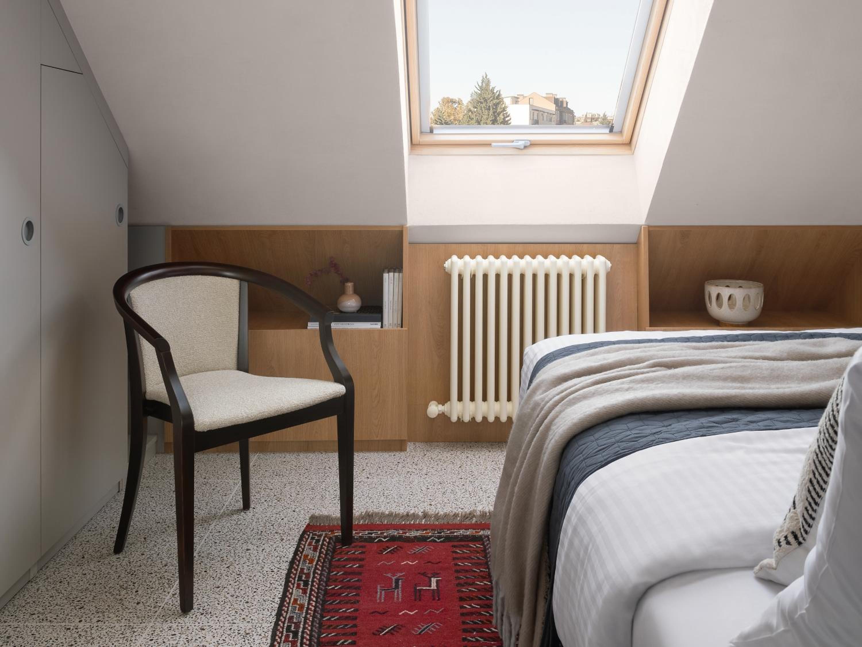 Deluxe One-Bedroom Apartment
