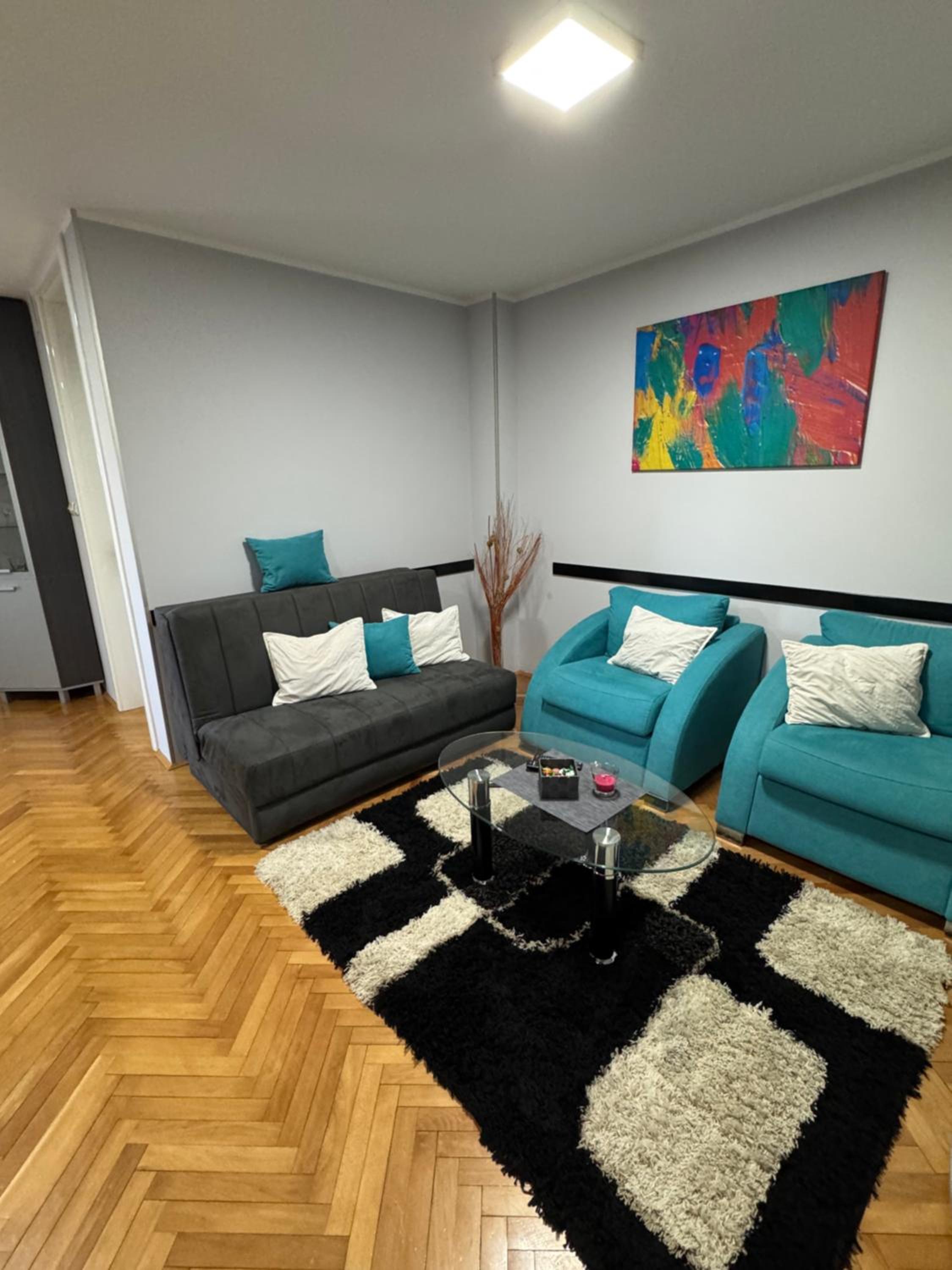One-Bedroom Apartment