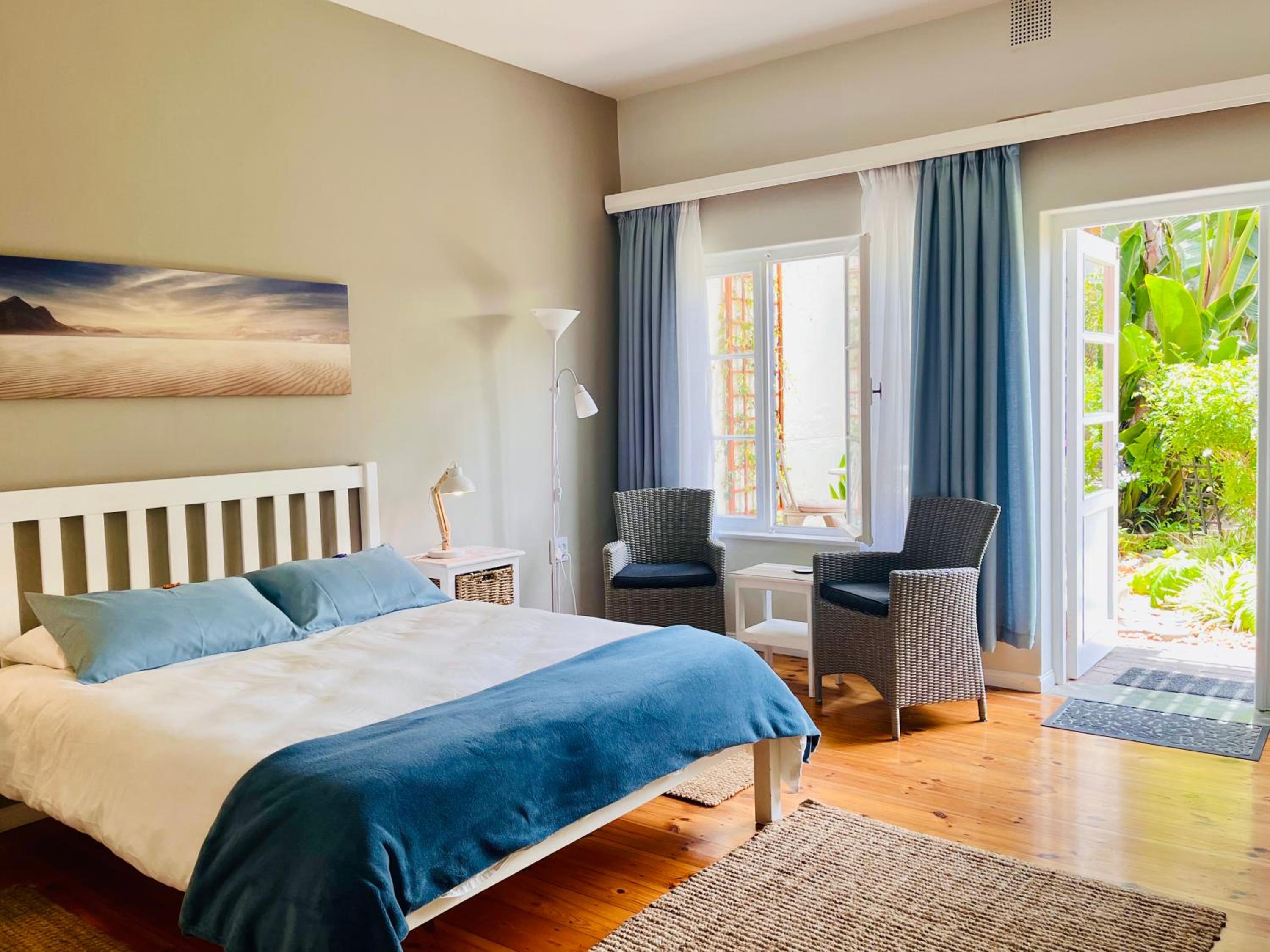 Queen Room with Garden View