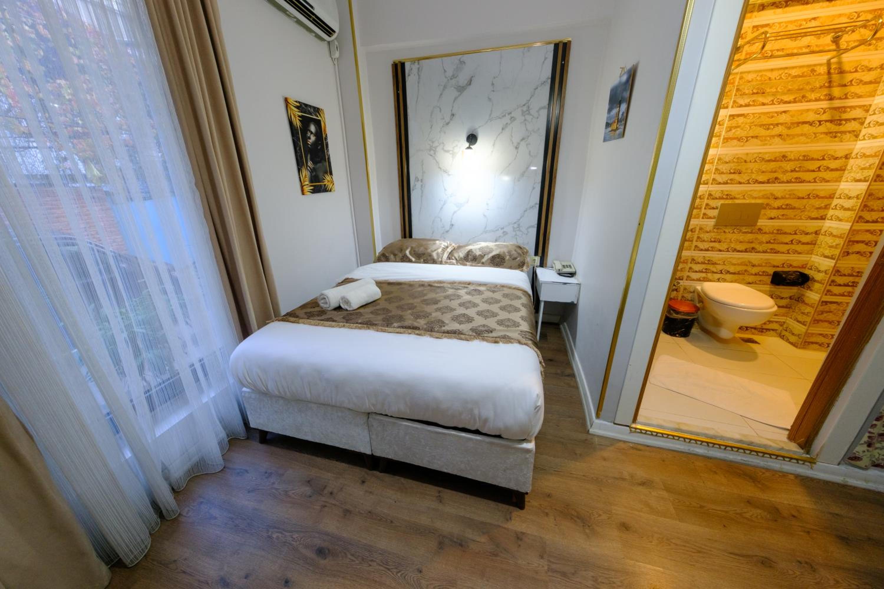 Double Or Twin Room photo 1