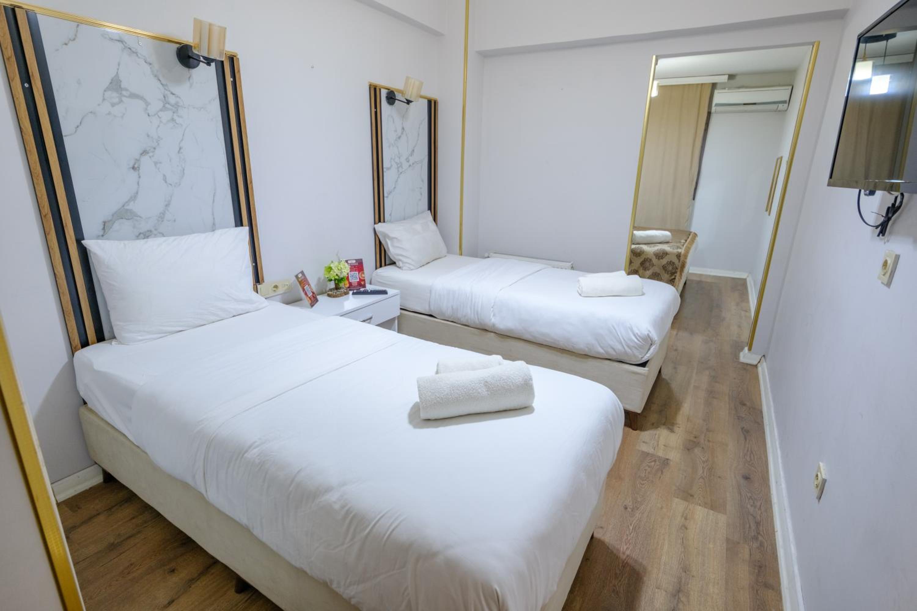 Deluxe Quadruple Room photo 3