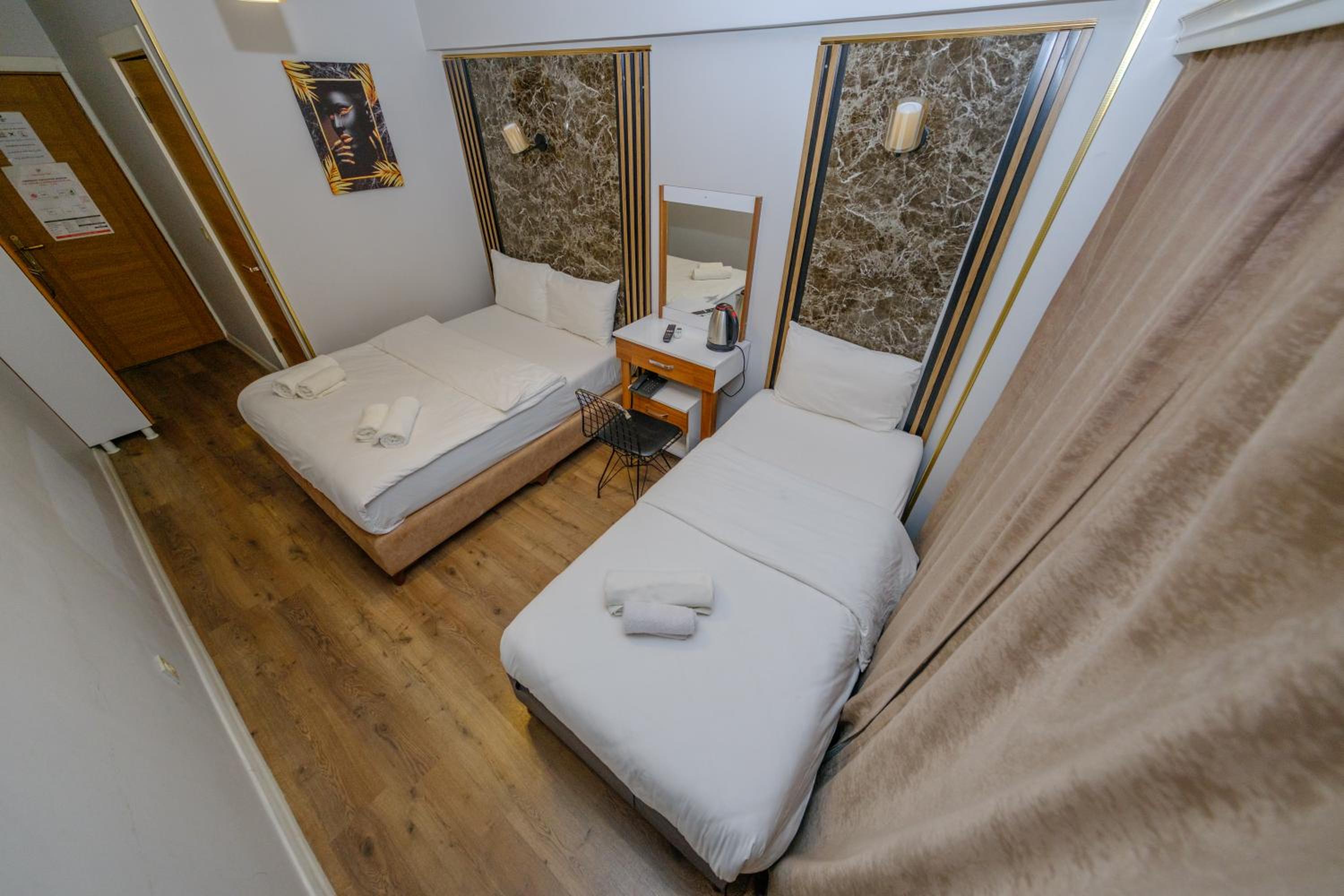 Deluxe Triple Room photo 2