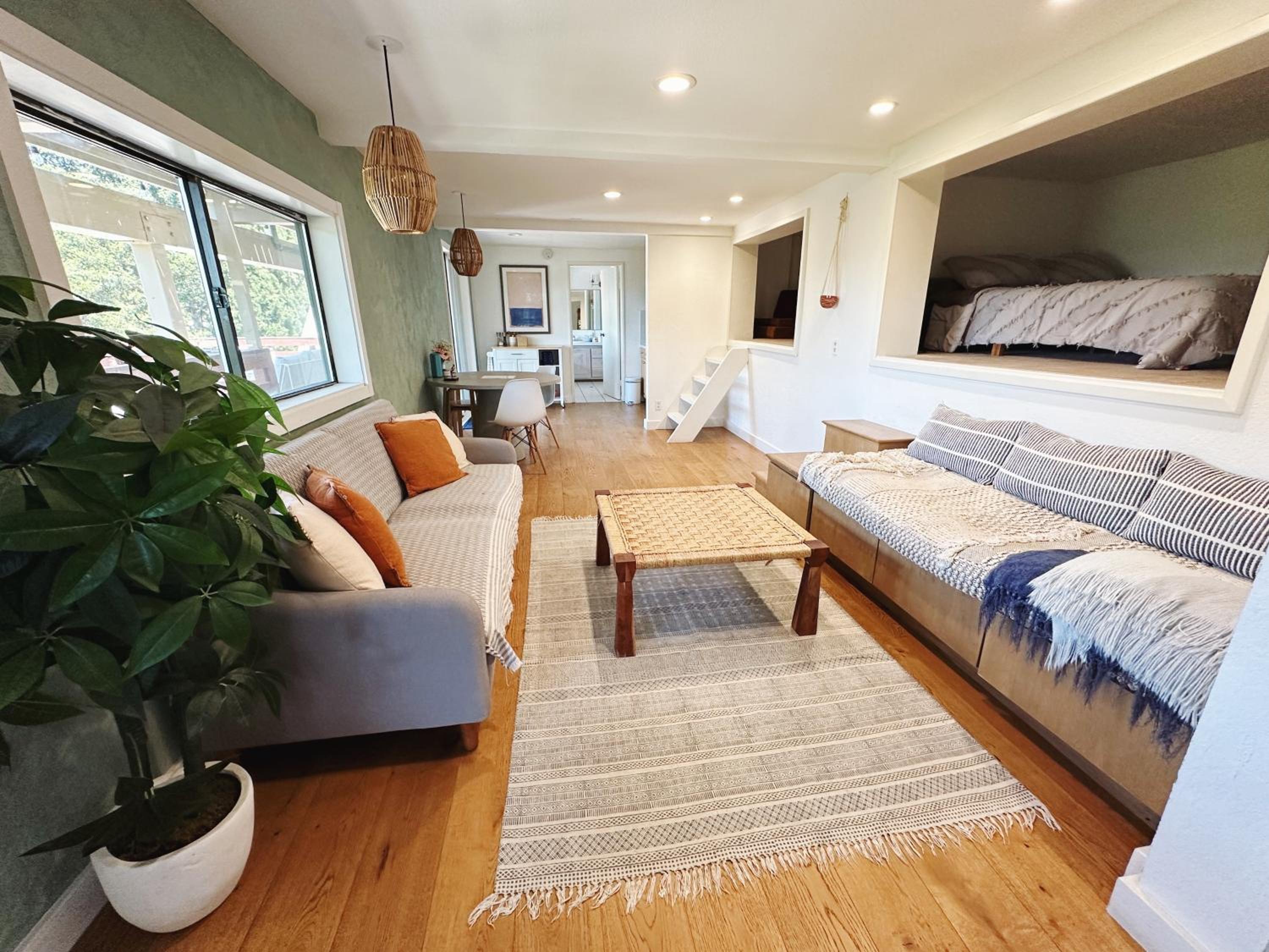 One-Bedroom House photo 1