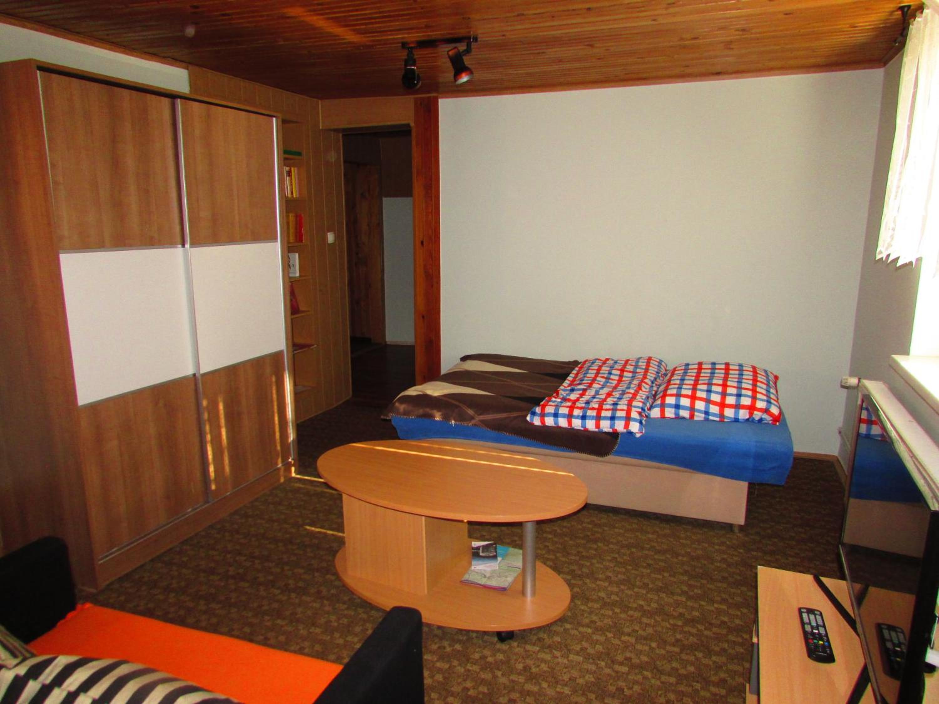 One-Bedroom Apartment - Photo 2