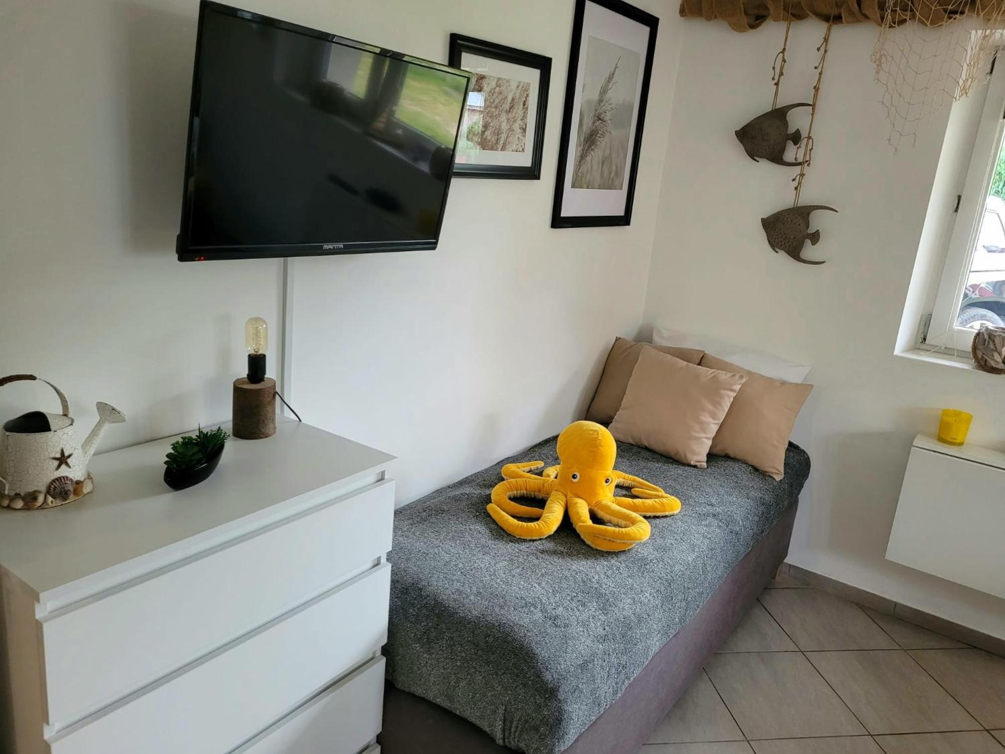 Triple Room with Private Bathroom photo 3