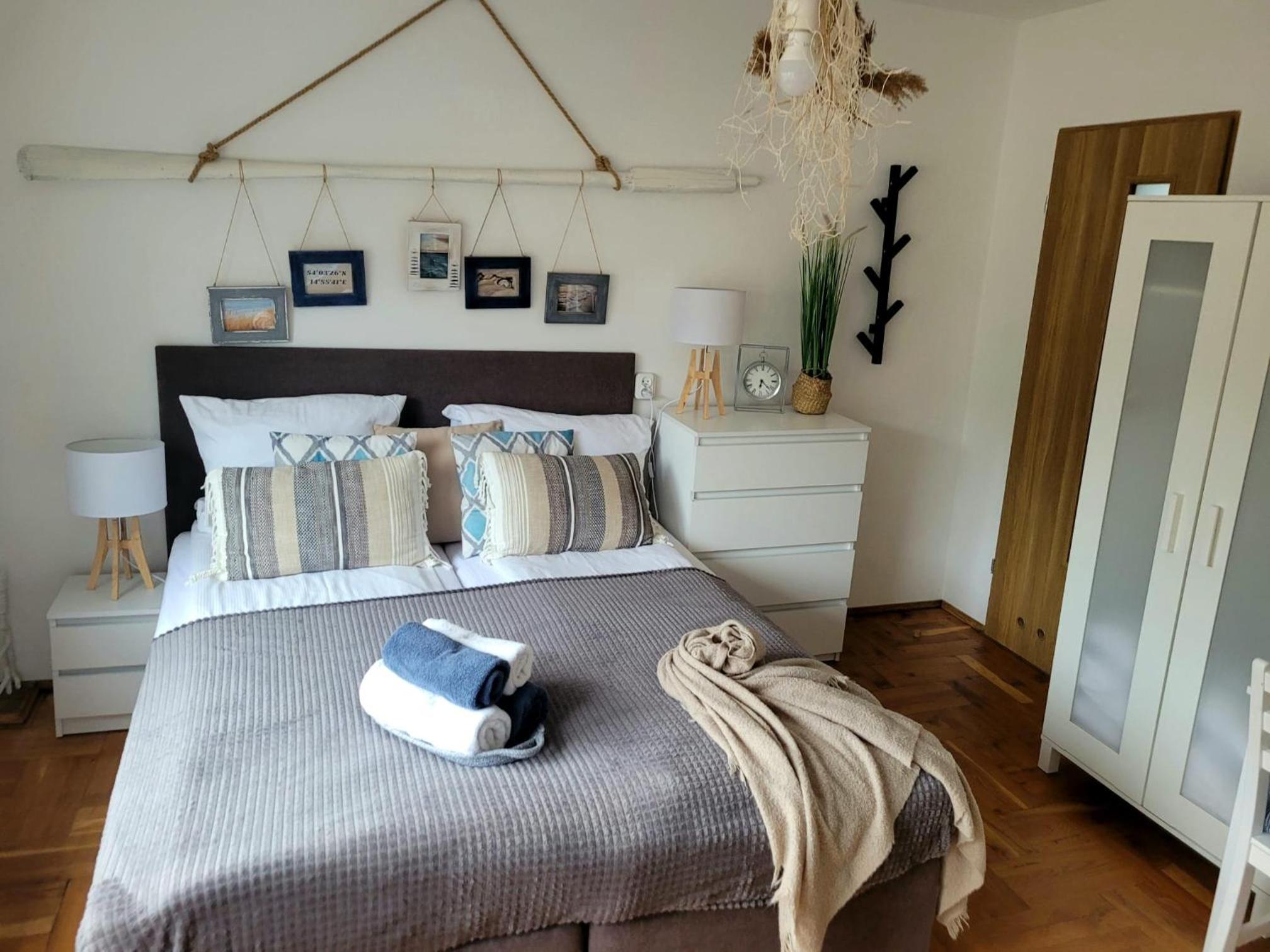Quadruple Room with Private Bathroom photo 1