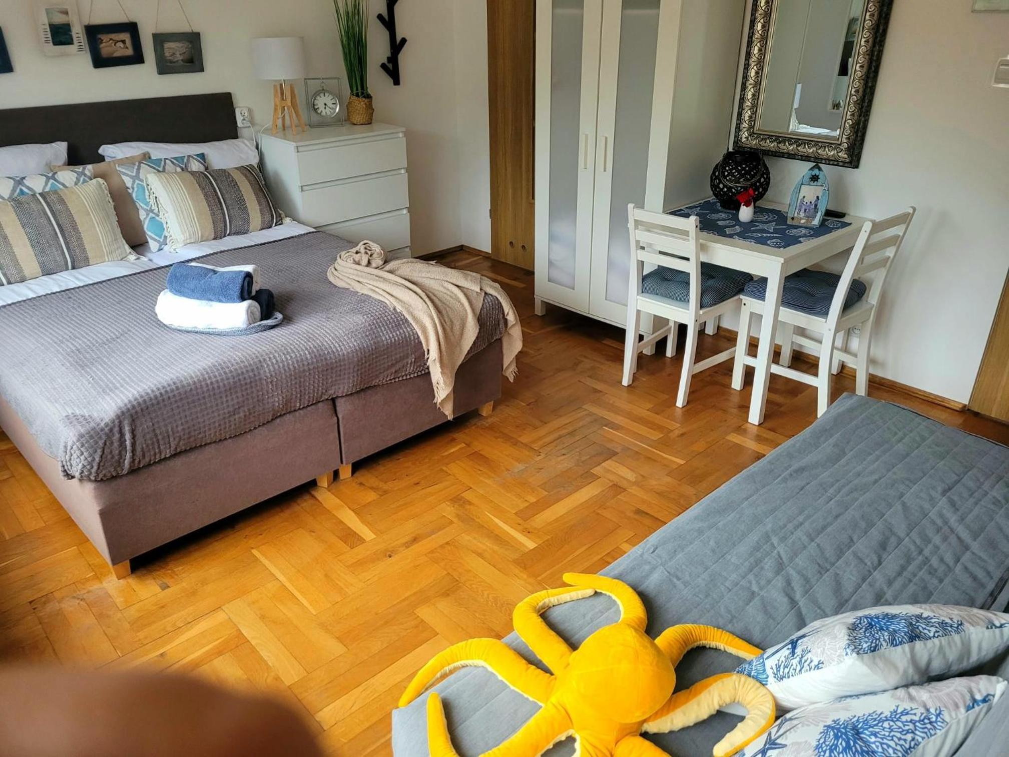 Quadruple Room with Private Bathroom photo 2