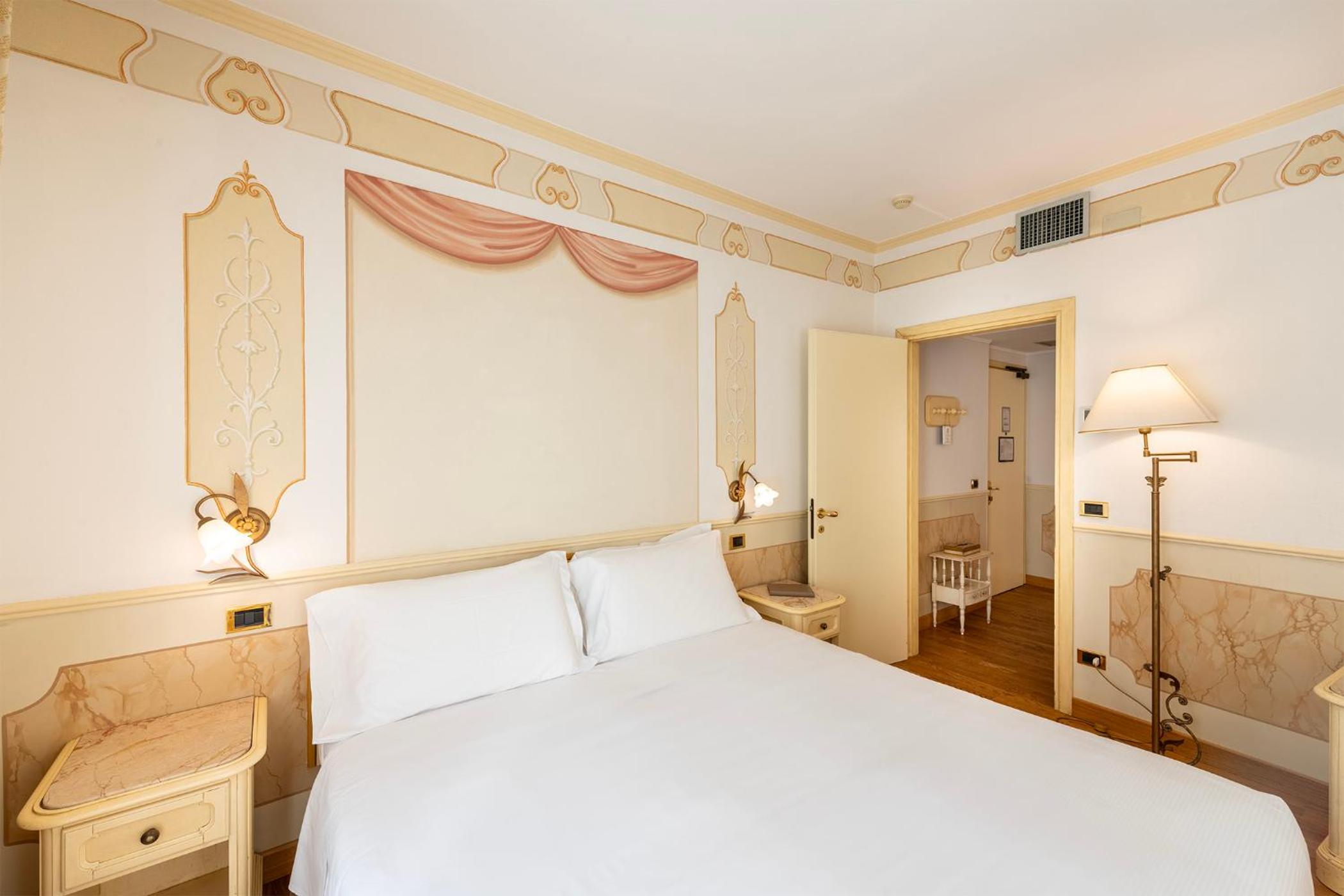 Suite - Photo 3