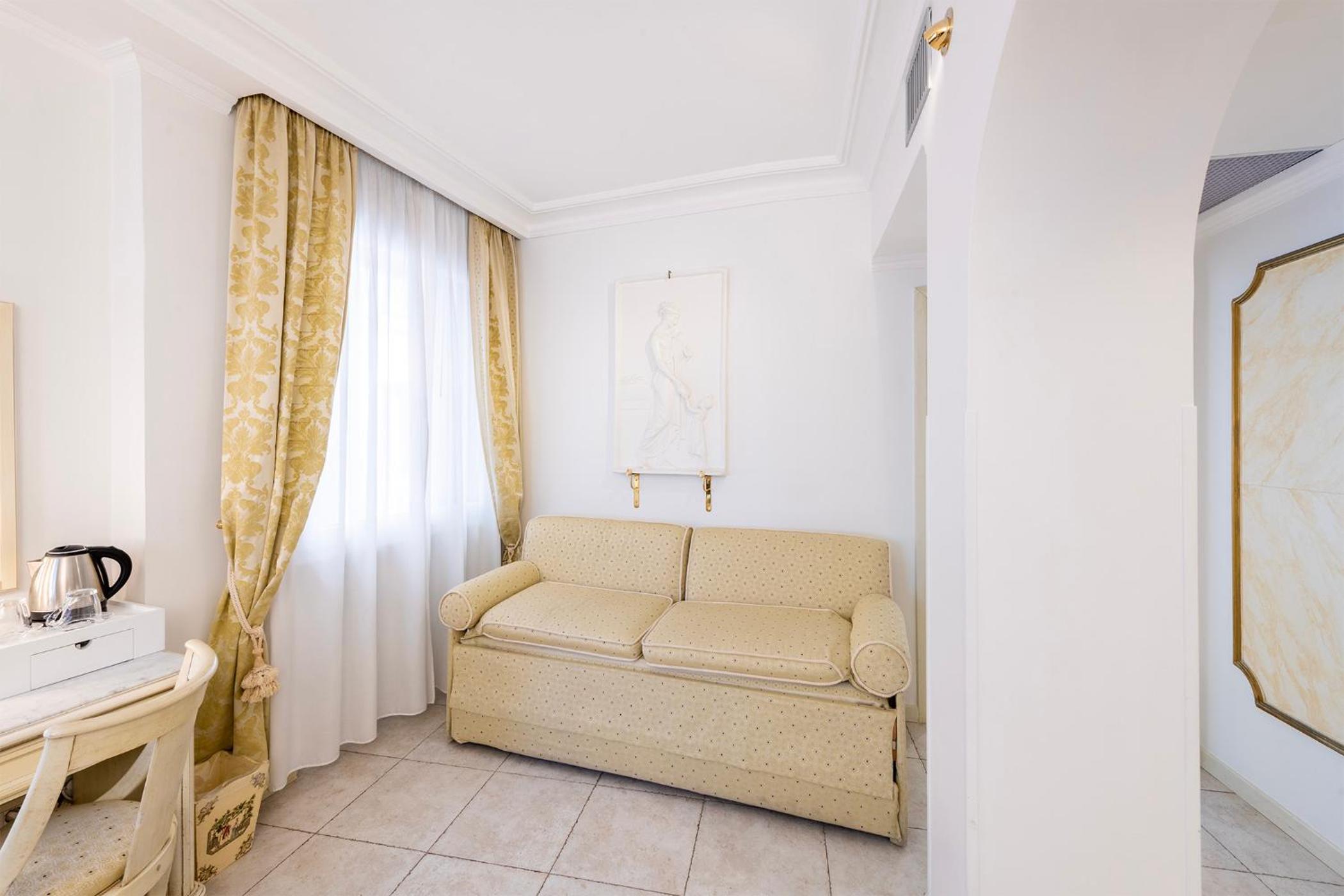 Suite - Photo 4