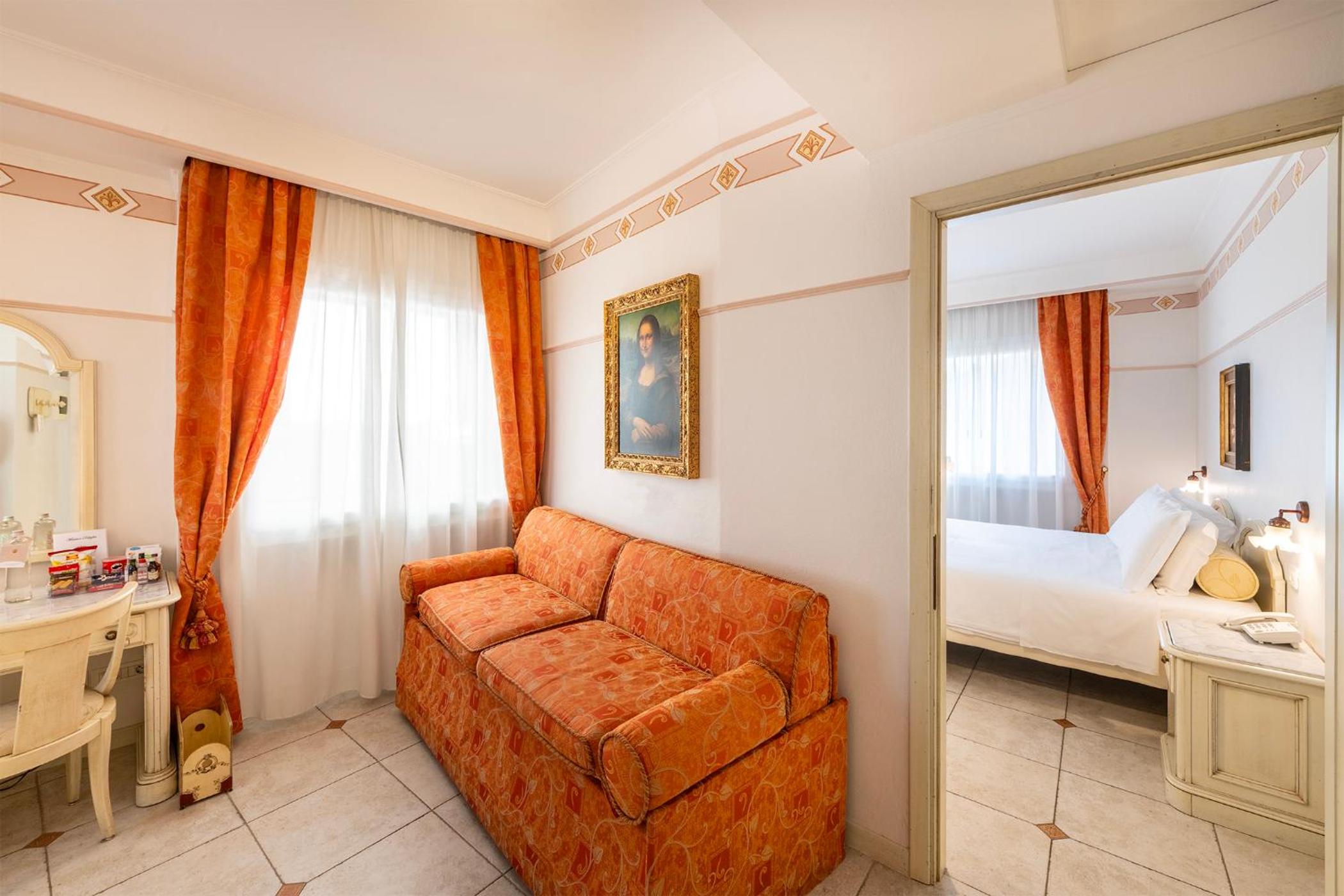 Suite - Photo 8