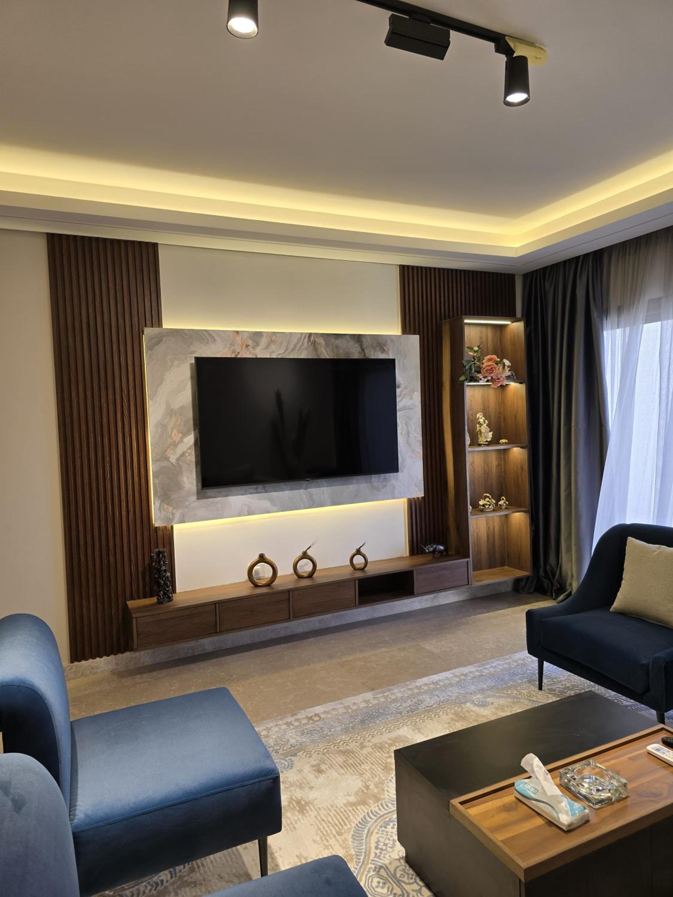 Three-Bedroom Apartment with Balcony photo 1