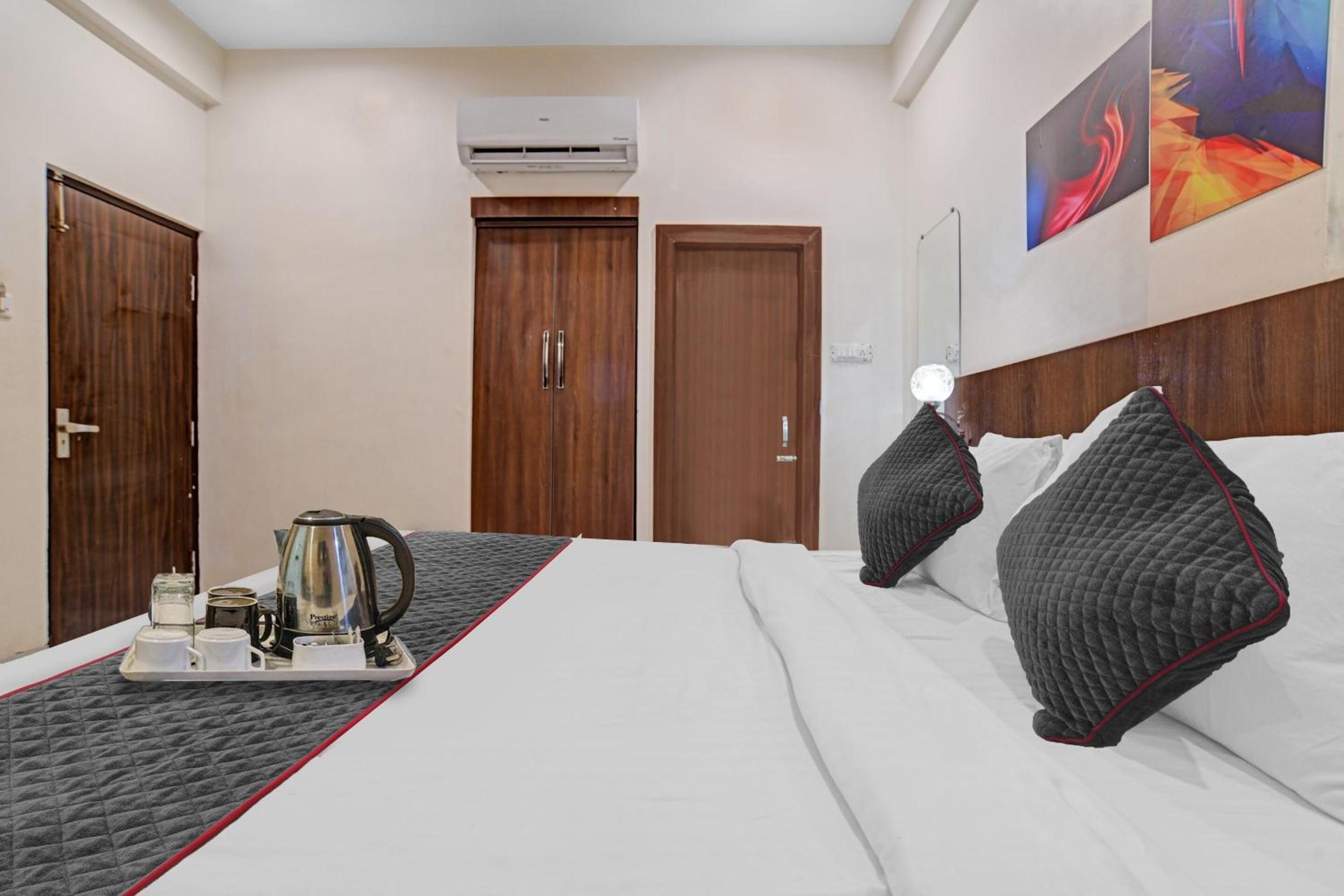 Classic Triple Room - Photo 13