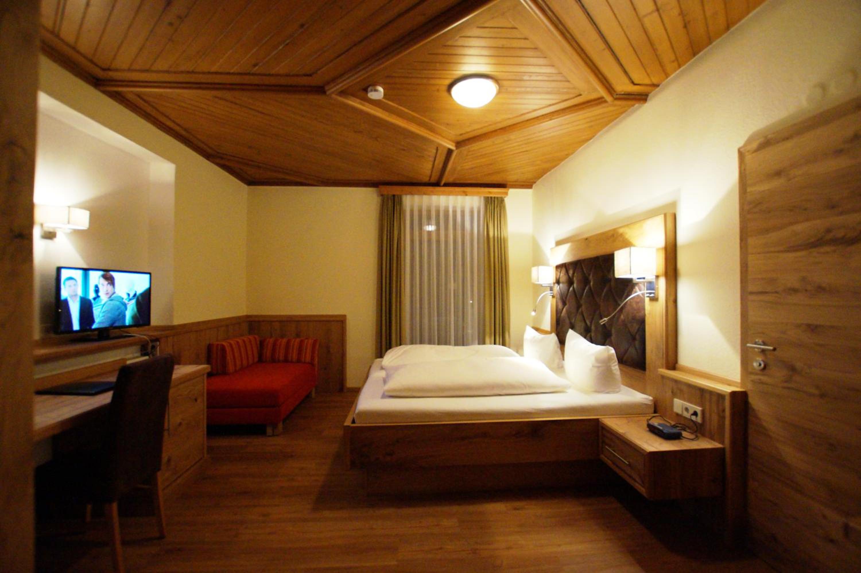 Double Room - Photo 5